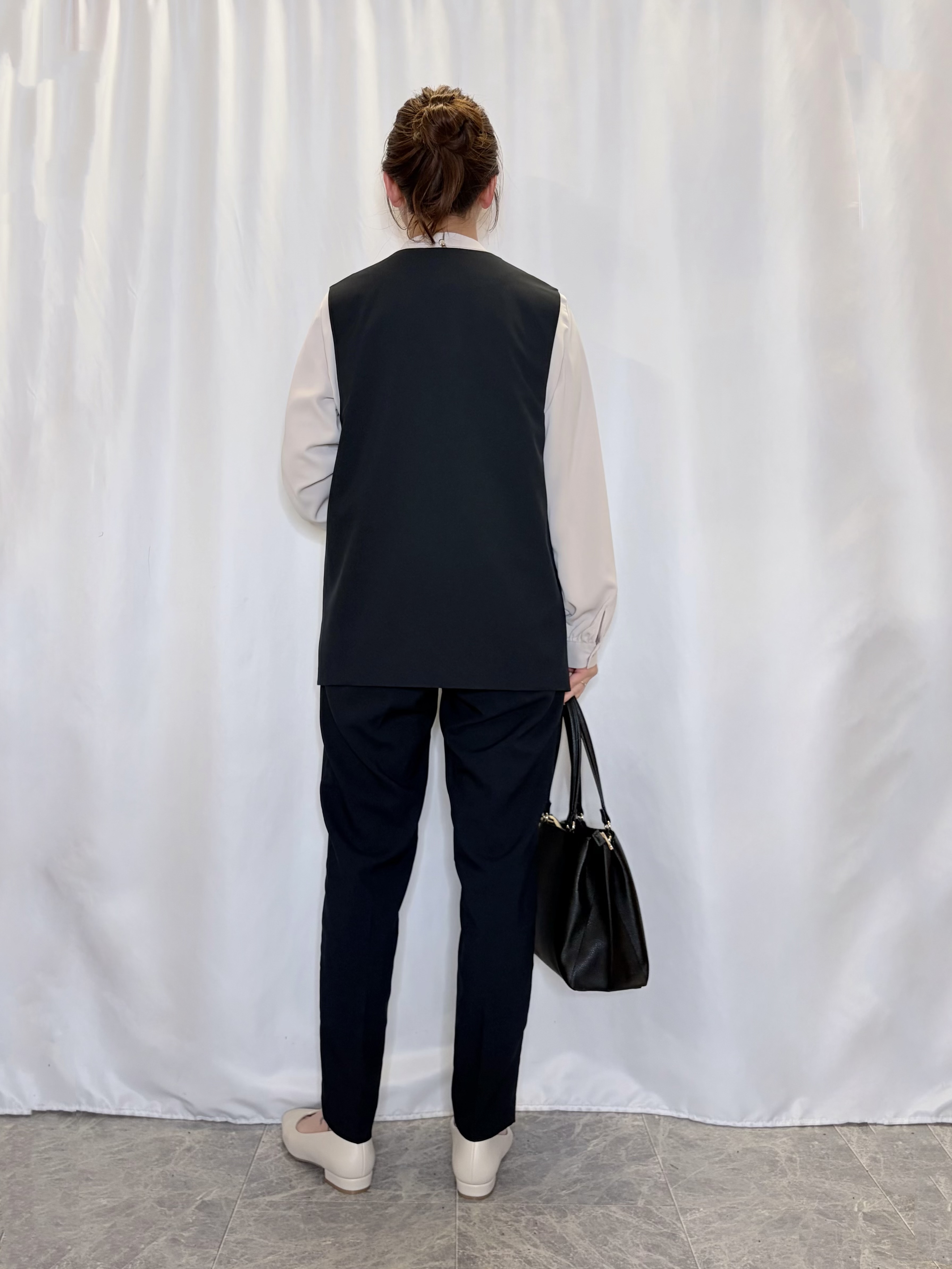 おうめさんの「SHOO･LA･RUE｜【セットアップ可/洗濯後しわになりにくい/S-LL】シンプルで合わせやすい ノーカラージレ」を使ったコーディネート