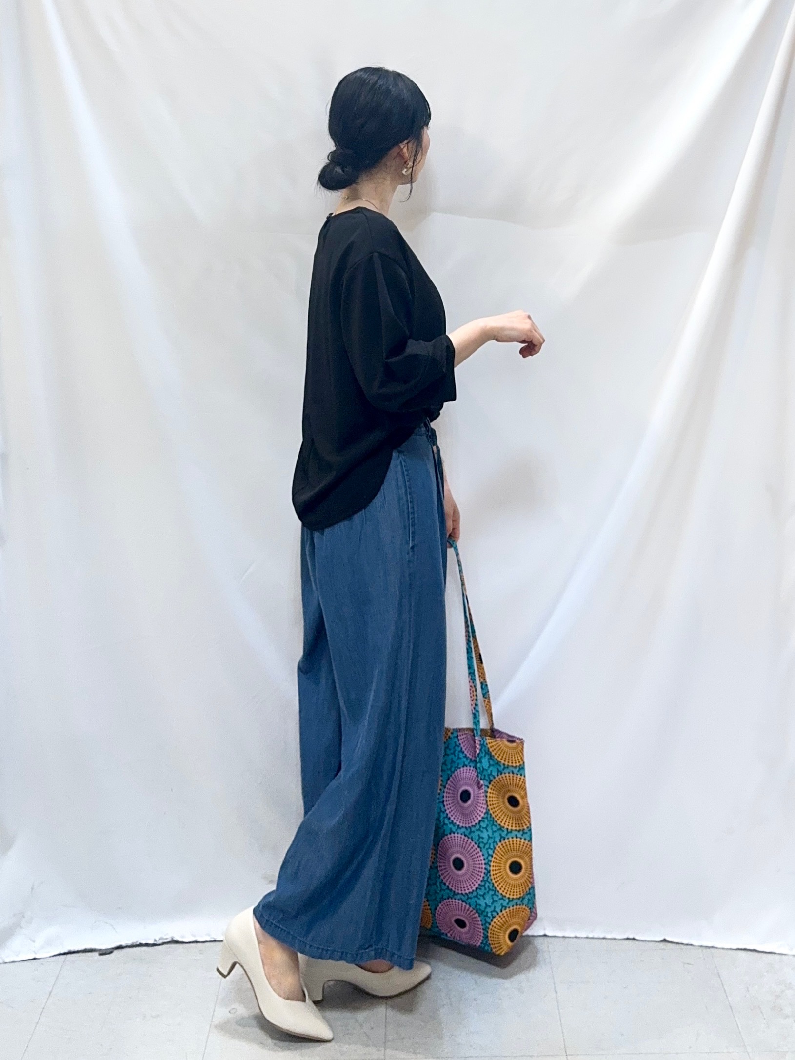 𝐇𝐢𝐫𝐨𝐦𝐢さんの「SHOO･LA･RUE｜【2点セット/7分袖】ランタンスリーブで女性らしい インせず着られる ネックレス付きブラウス」を使ったコーディネート