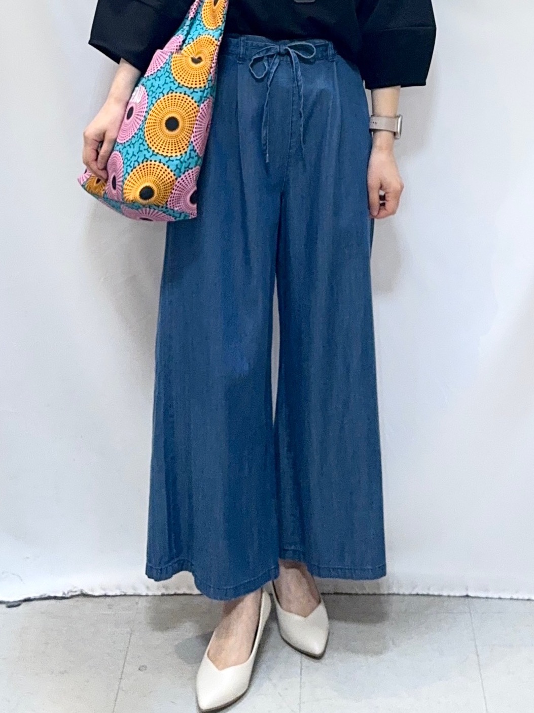 𝐇𝐢𝐫𝐨𝐦𝐢さんの「SHOO･LA･RUE｜【2点セット/7分袖】ランタンスリーブで女性らしい インせず着られる ネックレス付きブラウス」を使ったコーディネート