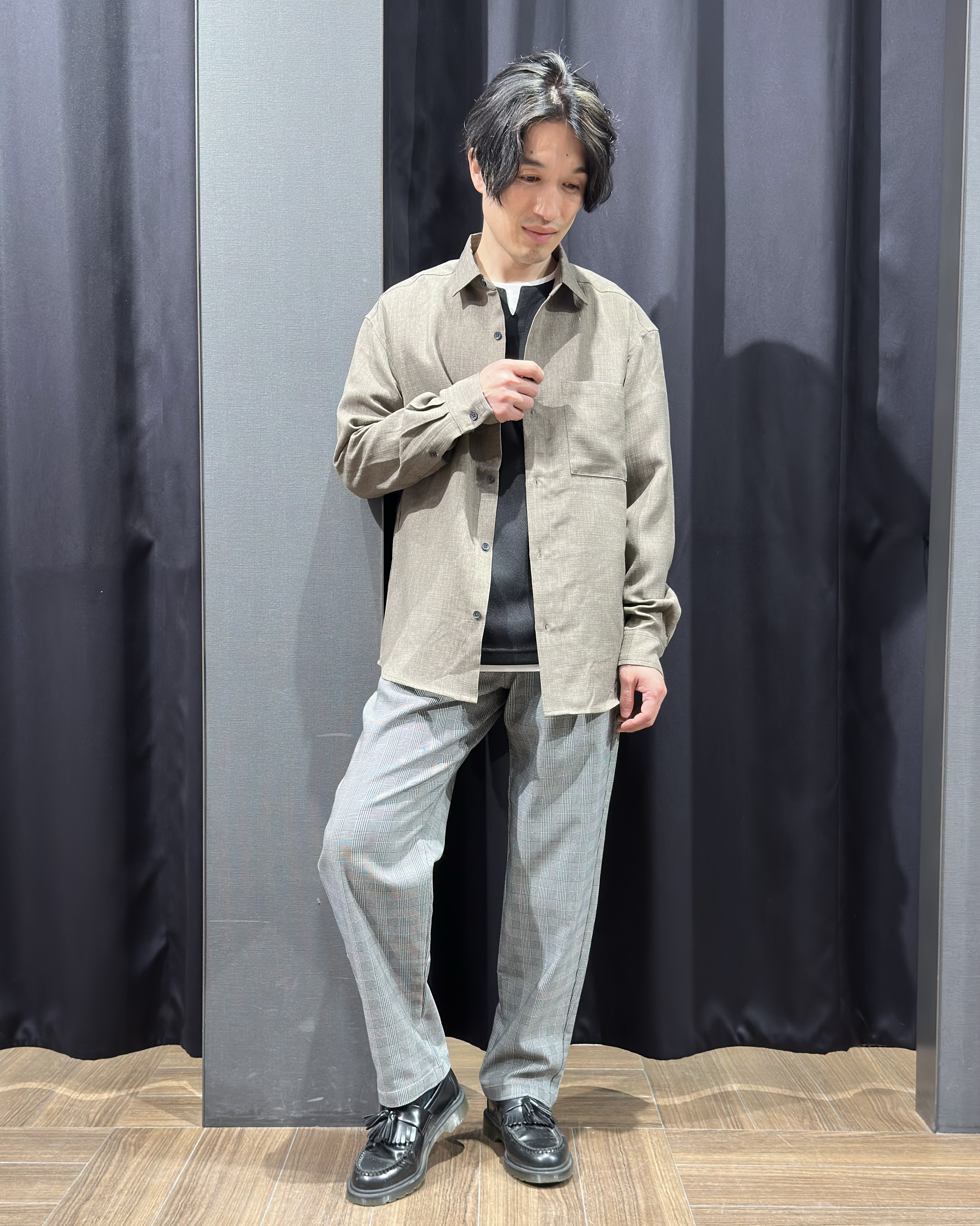 tomoyaさんの「THE SHOP TK｜【LINO FINE】リネンライク 長袖シャツ UVカット/イージーケア/吸水速乾/洗濯機OK」を使ったコーディネート