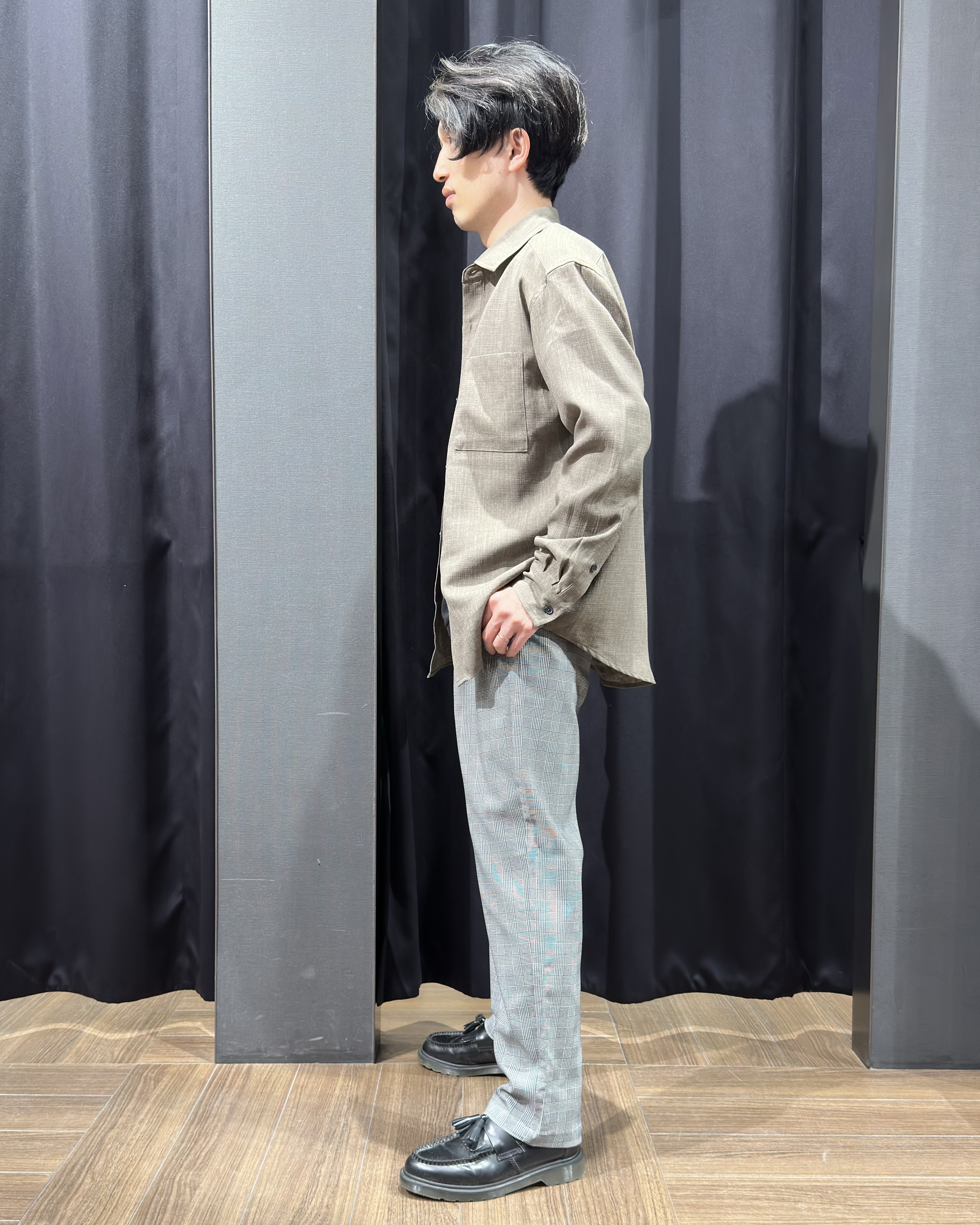 tomoyaさんの「THE SHOP TK｜【LINO FINE】リネンライク 長袖シャツ UVカット/イージーケア/吸水速乾/洗濯機OK」を使ったコーディネート
