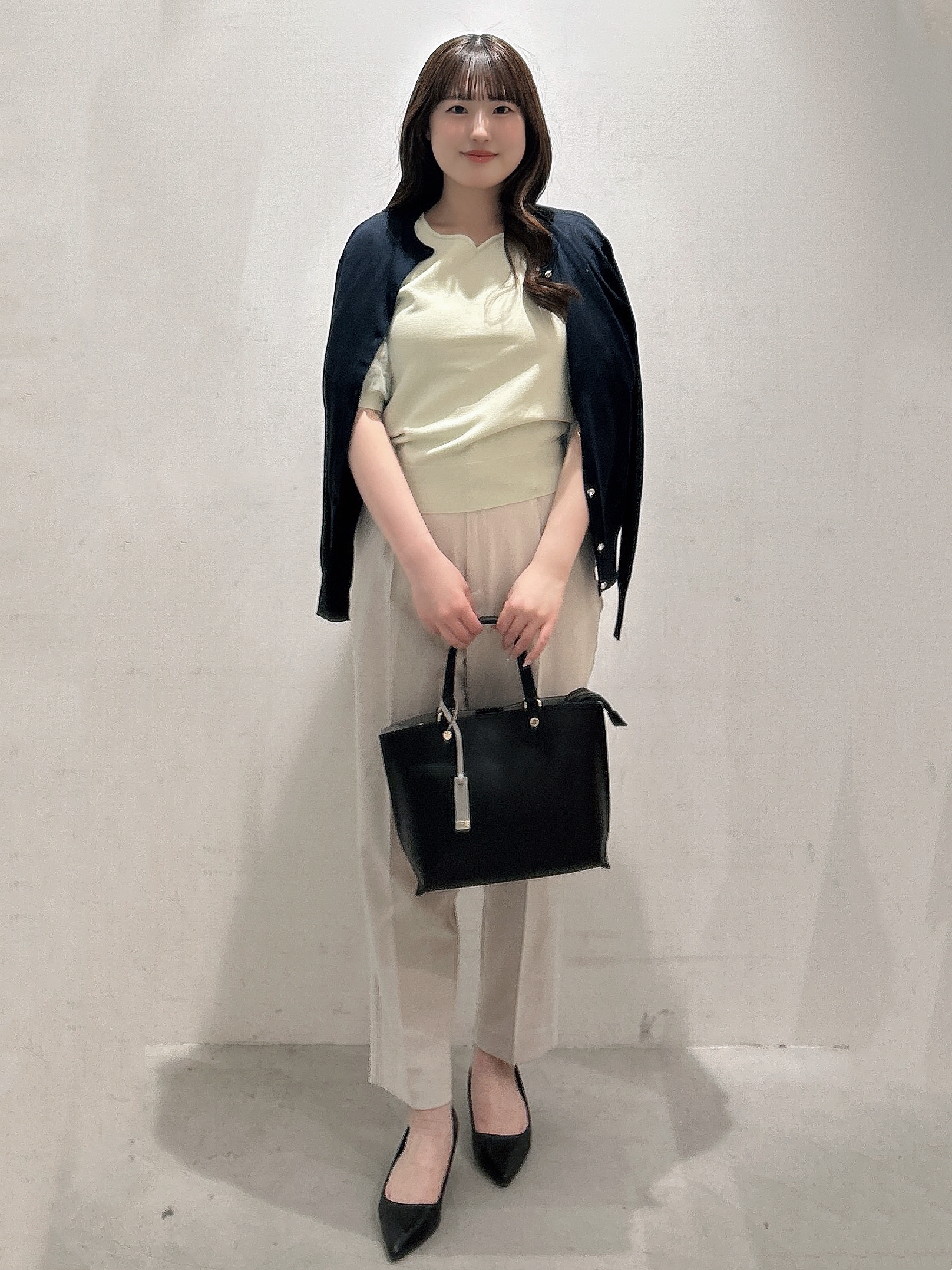 sayaさんの「OPAQUE.CLIP｜【接触冷感】ビジューボタンカーディガン《抗ピリング／洗濯機OK》」を使ったコーディネート