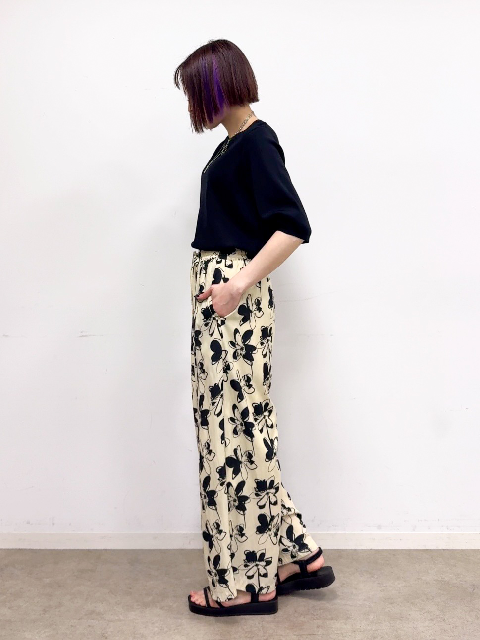 𝐜𝐡𝐢𝐤𝐚さんの「SHOO･LA･RUE｜【毎日洗える/S-LL/ひんやり/UV】上半身すっきり 二の腕見せない5分袖ニット」を使ったコーディネート