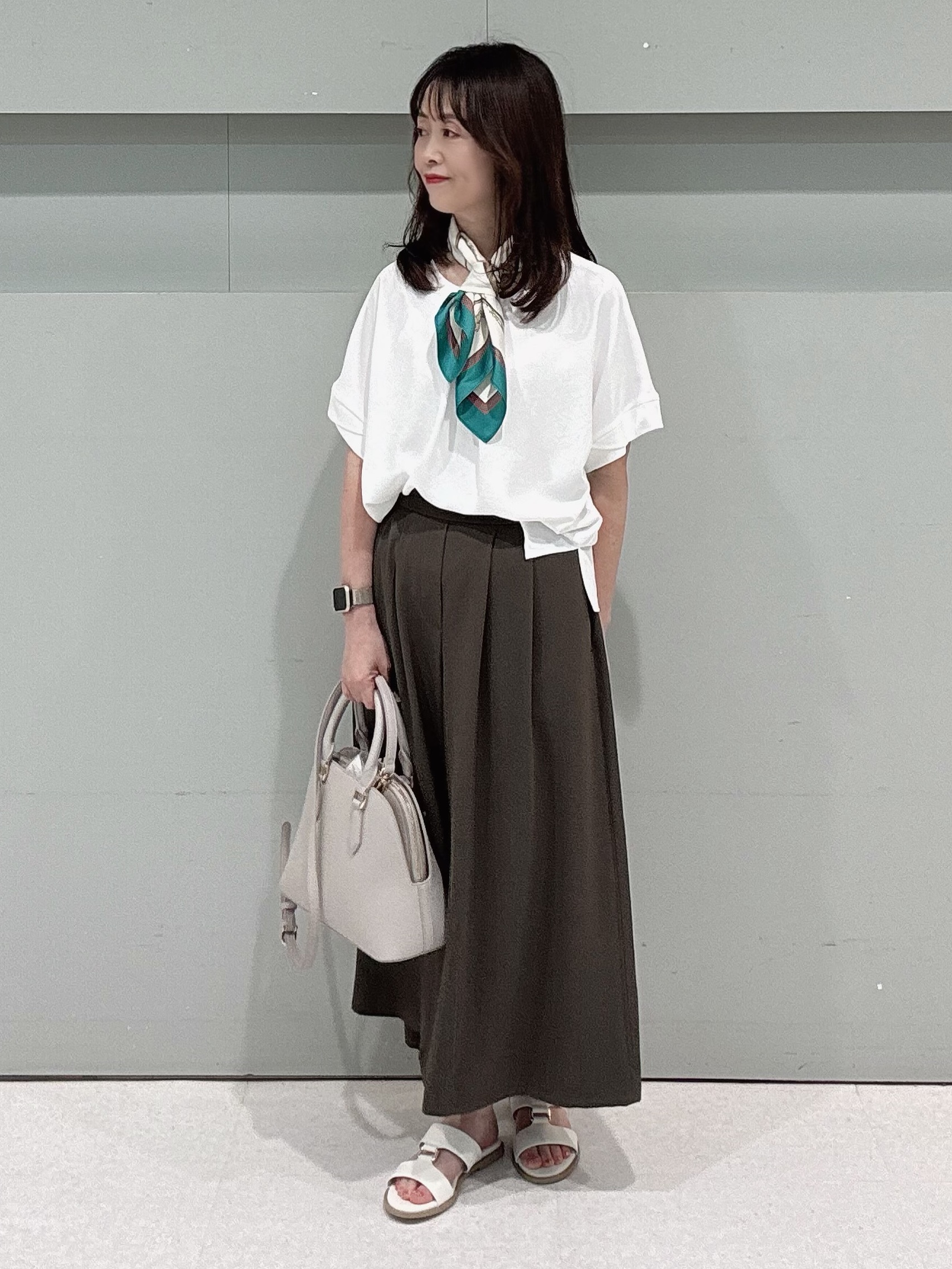 makiさんの「UNTITLED｜【前後2WAY/はっ水/セットアップ可】リラクシーフレンチスリーブブラウス」を使ったコーディネート