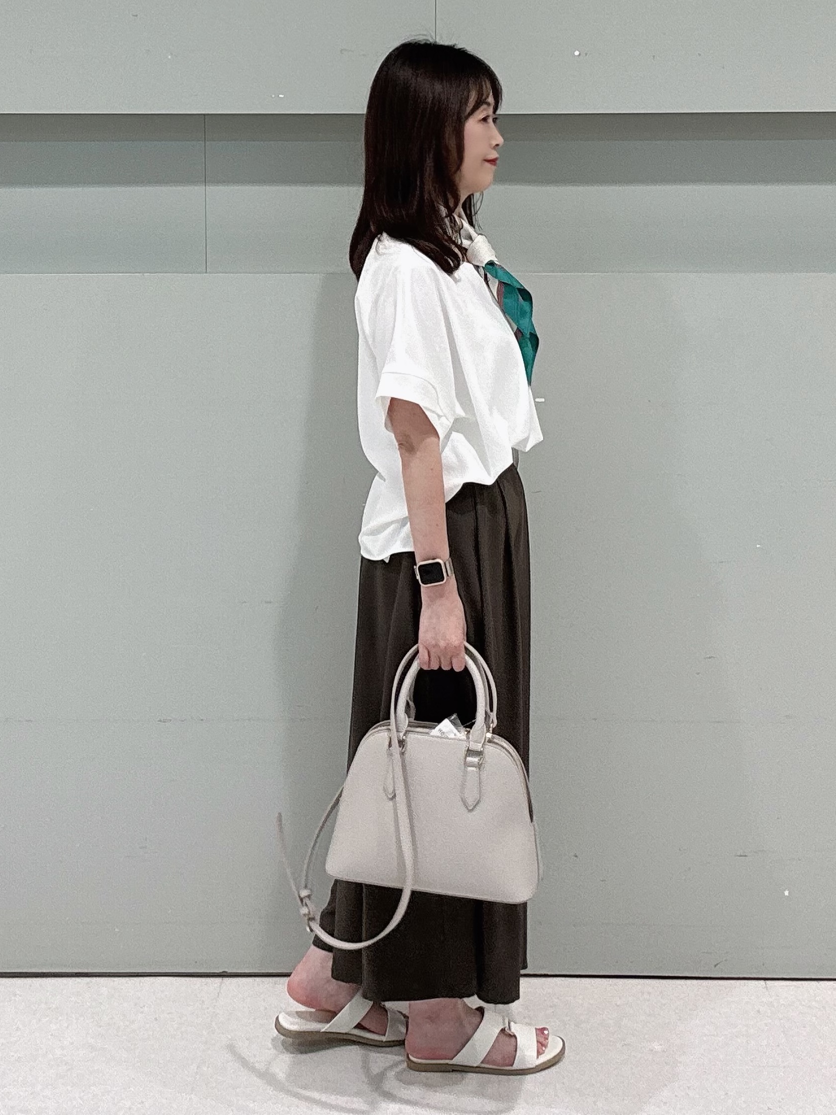 makiさんの「UNTITLED｜【前後2WAY/はっ水/セットアップ可】リラクシーフレンチスリーブブラウス」を使ったコーディネート