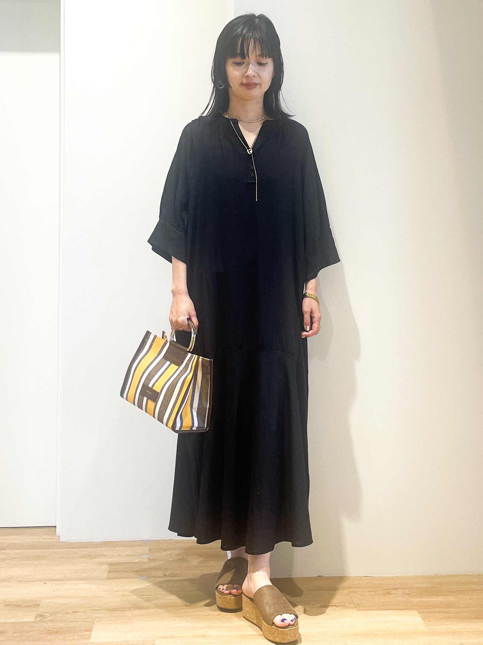 あいさんの「OPAQUE.CLIP｜キーネックロングワンピース【洗える】」を使ったコーディネート