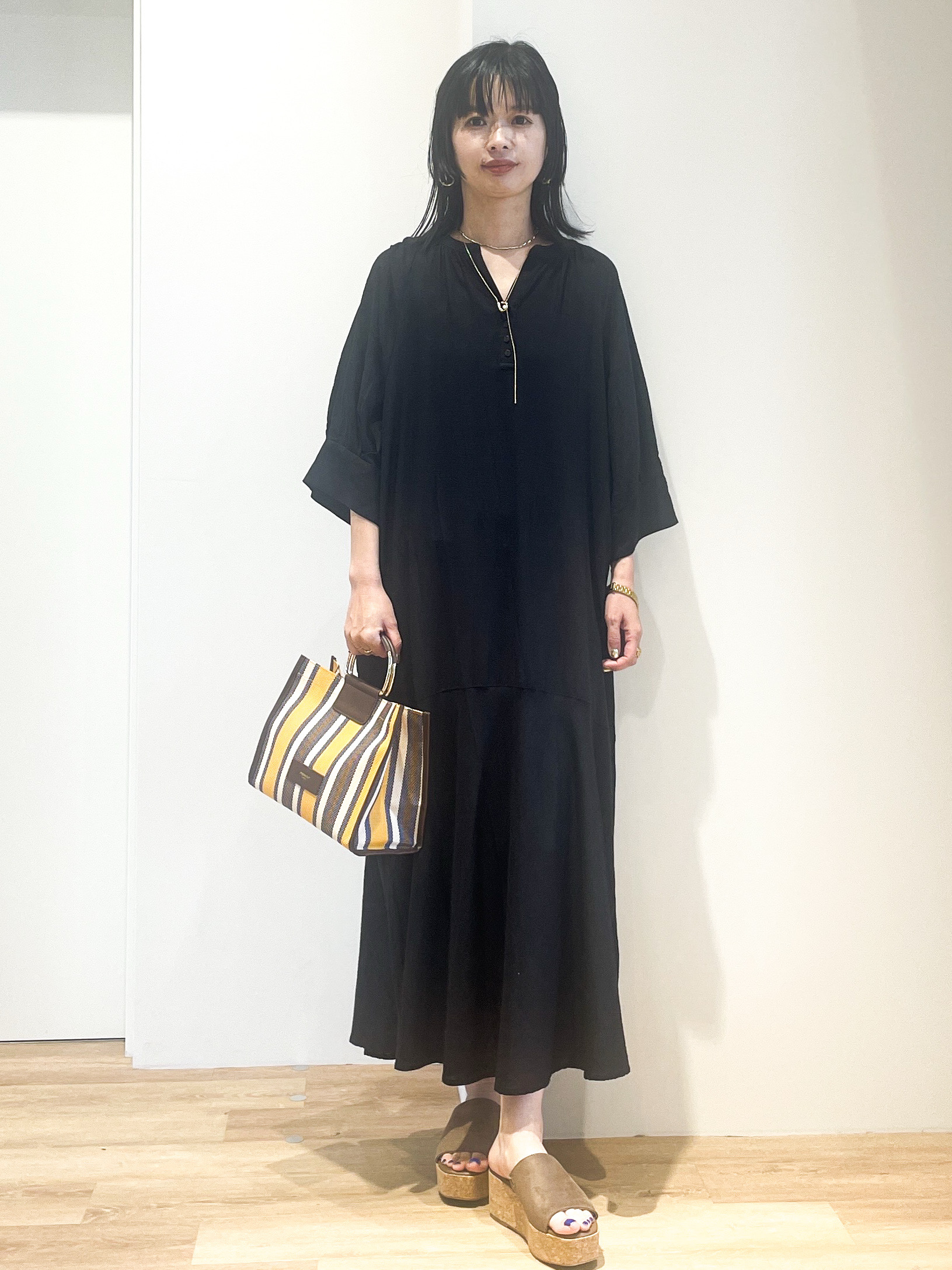 あいさんの「OPAQUE.CLIP｜キーネックロングワンピース【洗える】」を使ったコーディネート