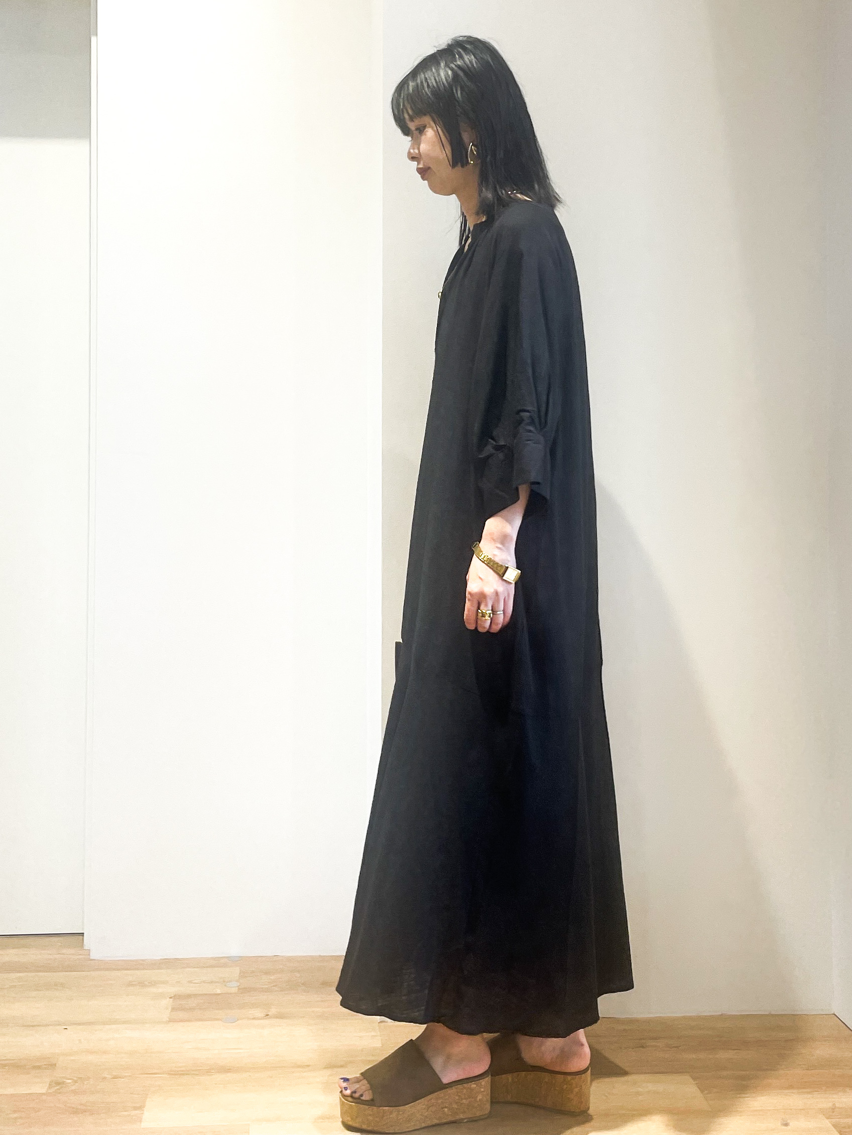 あいさんの「OPAQUE.CLIP｜キーネックロングワンピース【洗える】」を使ったコーディネート