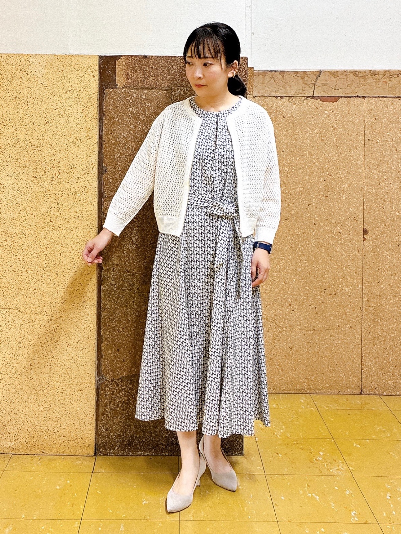 hattoriさんの「INDIVI｜【洗える／コットン】メッシュジップニットカーディガン」を使ったコーディネート