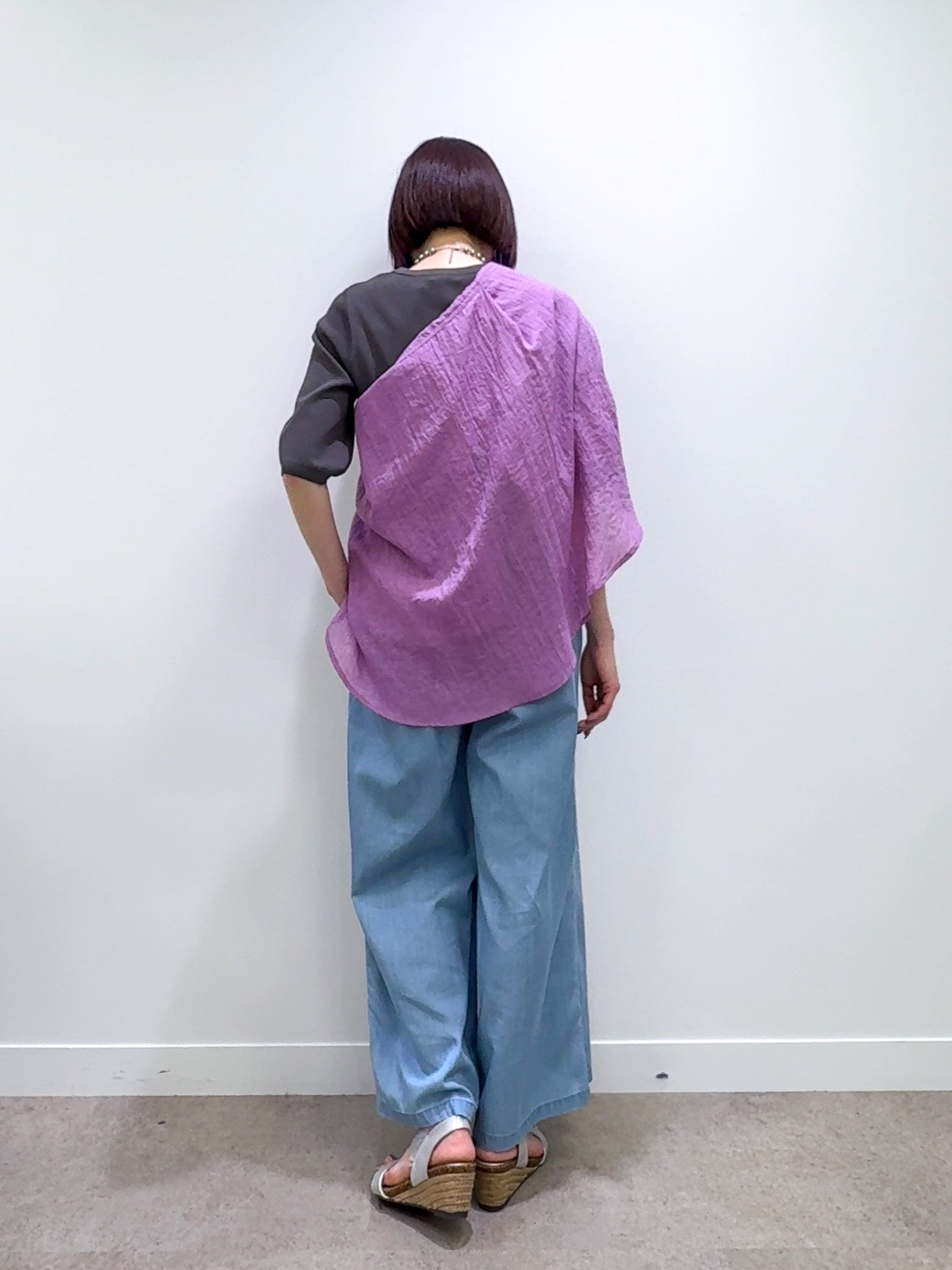 𝐜𝐡𝐢𝐤𝐚さんの「SHOO･LA･RUE｜【毎日洗える/S-LL/ひんやり/UV】上半身すっきり 二の腕見せない5分袖ニット」を使ったコーディネート