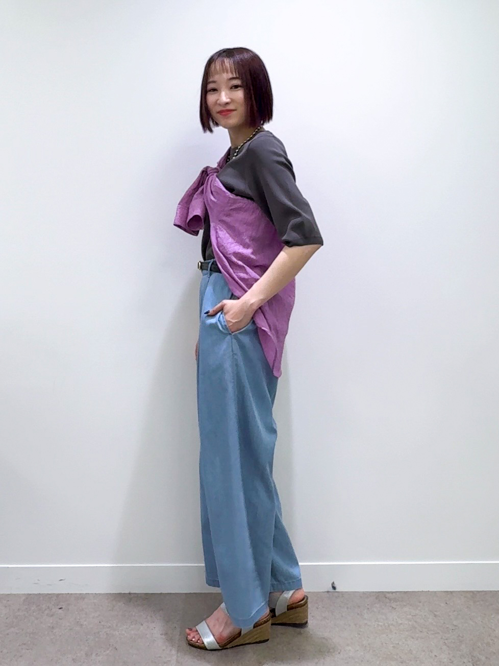𝐜𝐡𝐢𝐤𝐚さんの「SHOO･LA･RUE｜【毎日洗える/S-LL/ひんやり/UV】上半身すっきり 二の腕見せない5分袖ニット」を使ったコーディネート
