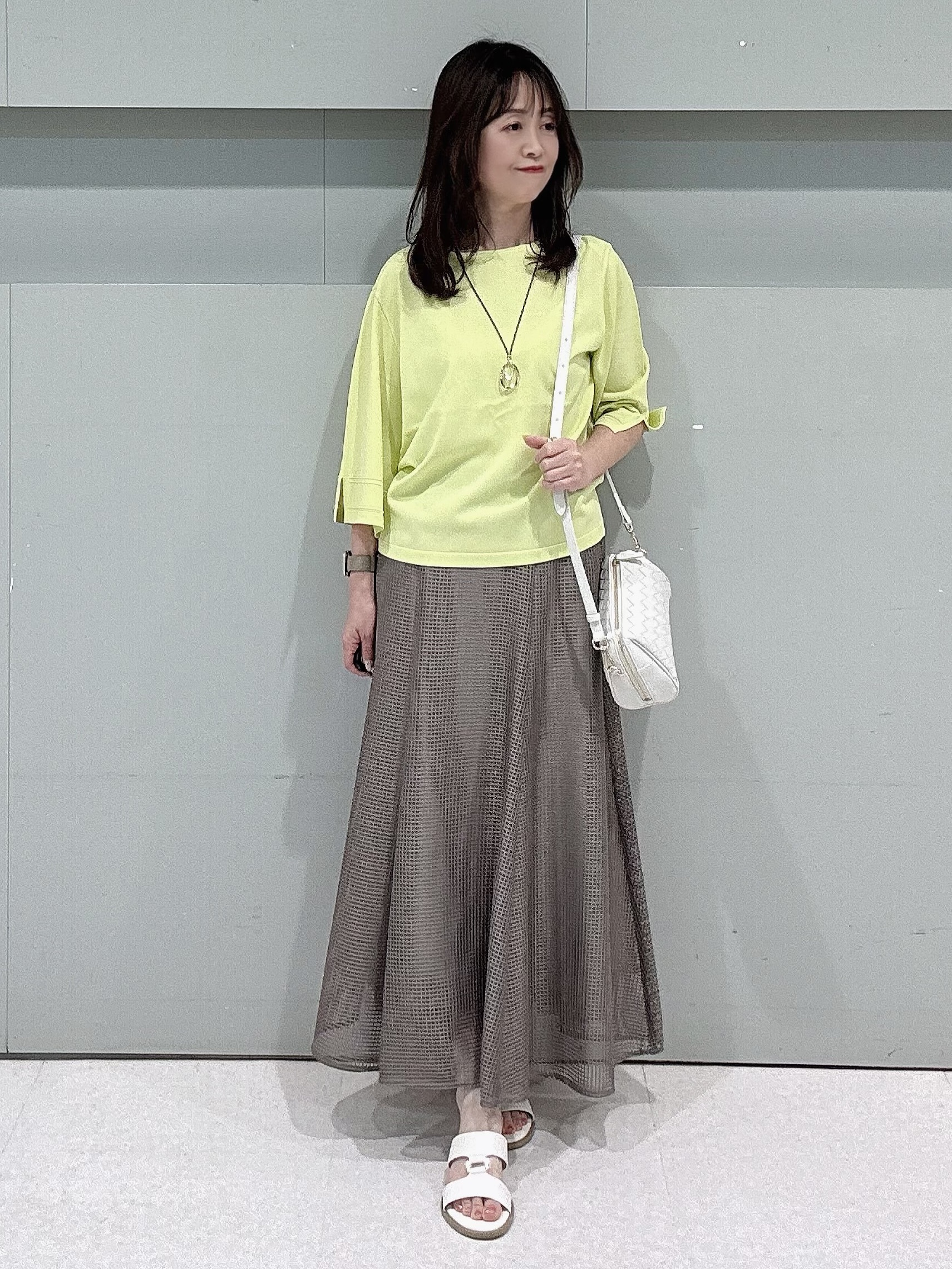 makiさんの「UNTITLED｜【洗える/清涼感】袖スリットニットプルオーバー」を使ったコーディネート
