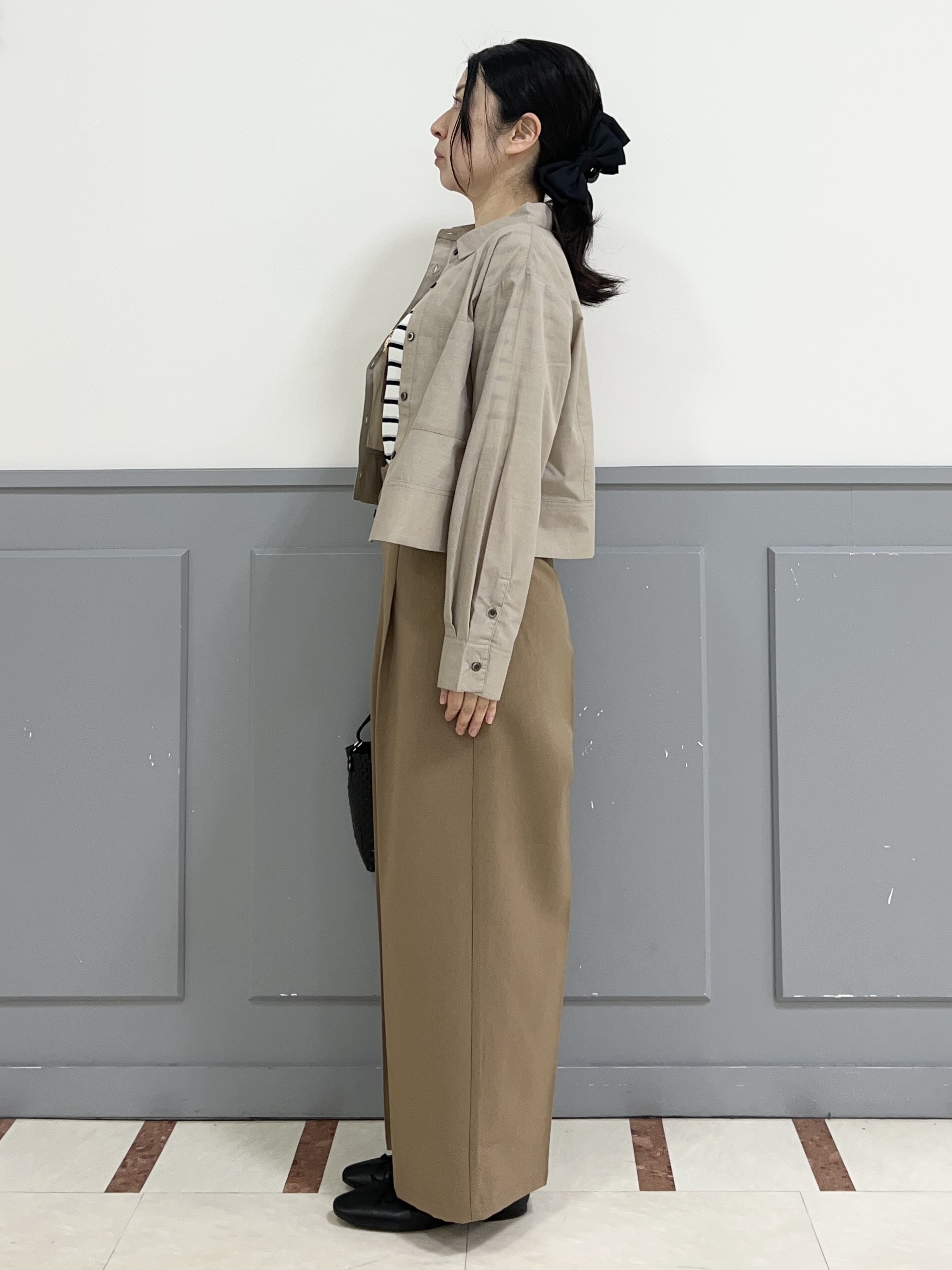 yuuさんの「grove｜【貴島明日香さん着用／イージーケア／接触冷感】麻混クロップドシャツ」を使ったコーディネート