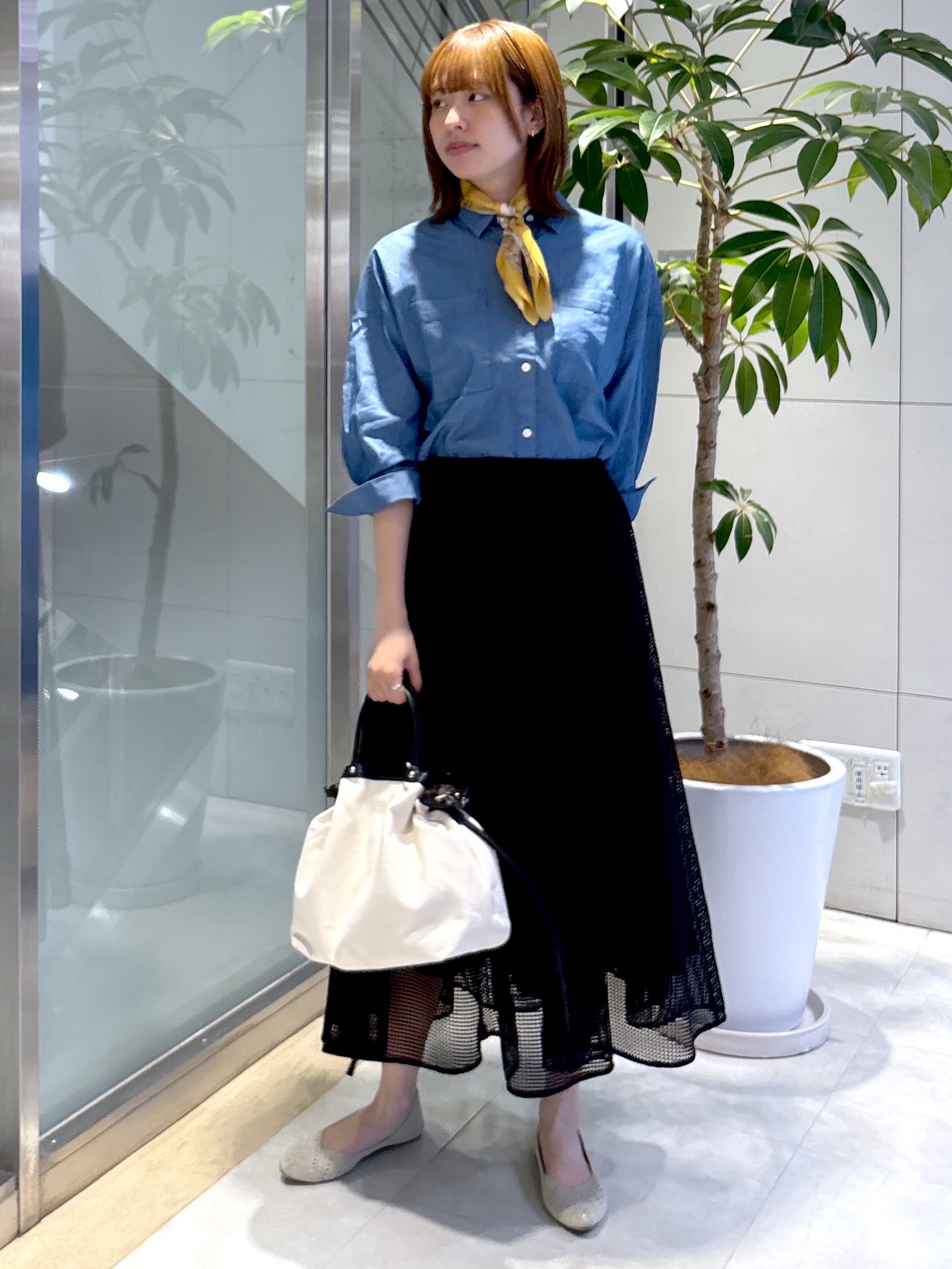 yukaさんの「UNTITLED｜【コットン100%/洗える】エアリーデニムシャツ」を使ったコーディネート