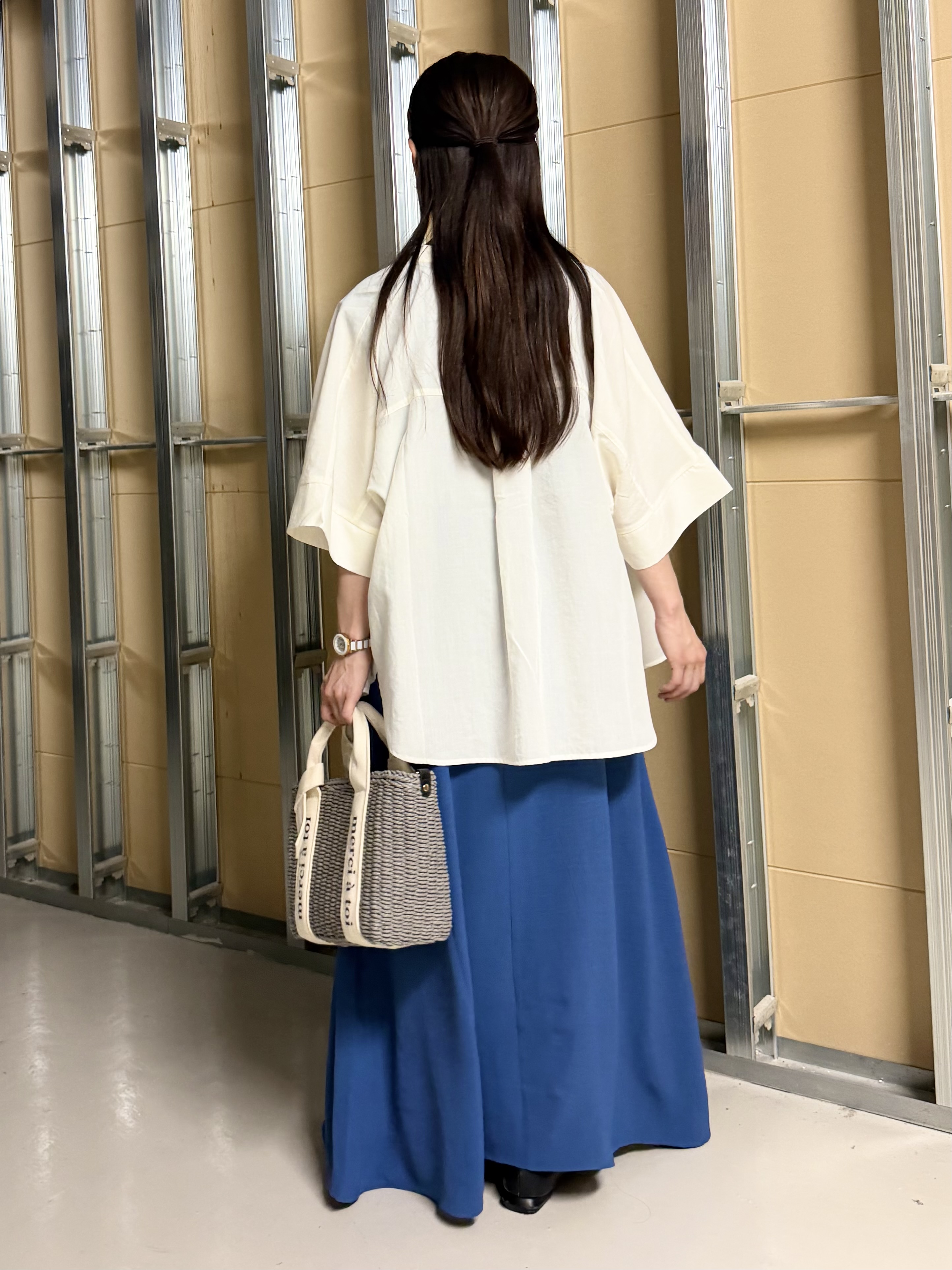 sahoさんの「THE SHOP TK｜【高レビュー/体型カバー】さらっと快適 ドルマン5分袖ブラウス」を使ったコーディネート