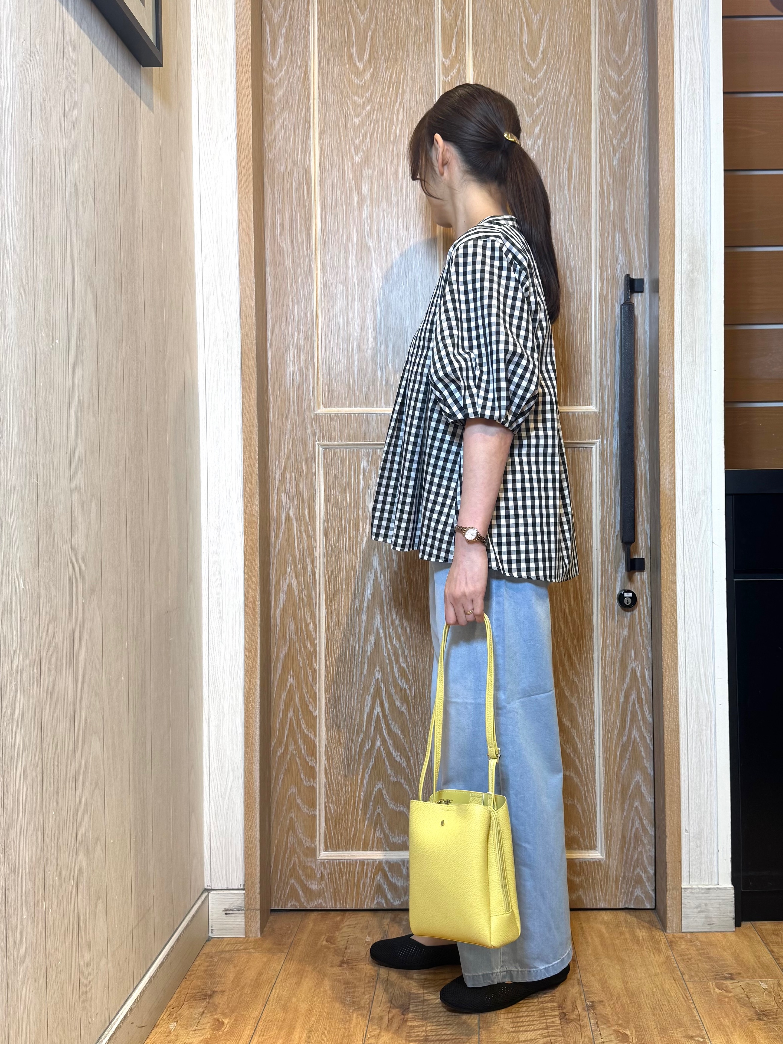 KAORIさんの「SHOO･LA･RUE｜【高レビュー/洗濯後しわになりにくい/インせず着られる】自然に体型カバー 麻調ペプラムブラウス」を使ったコーディネート