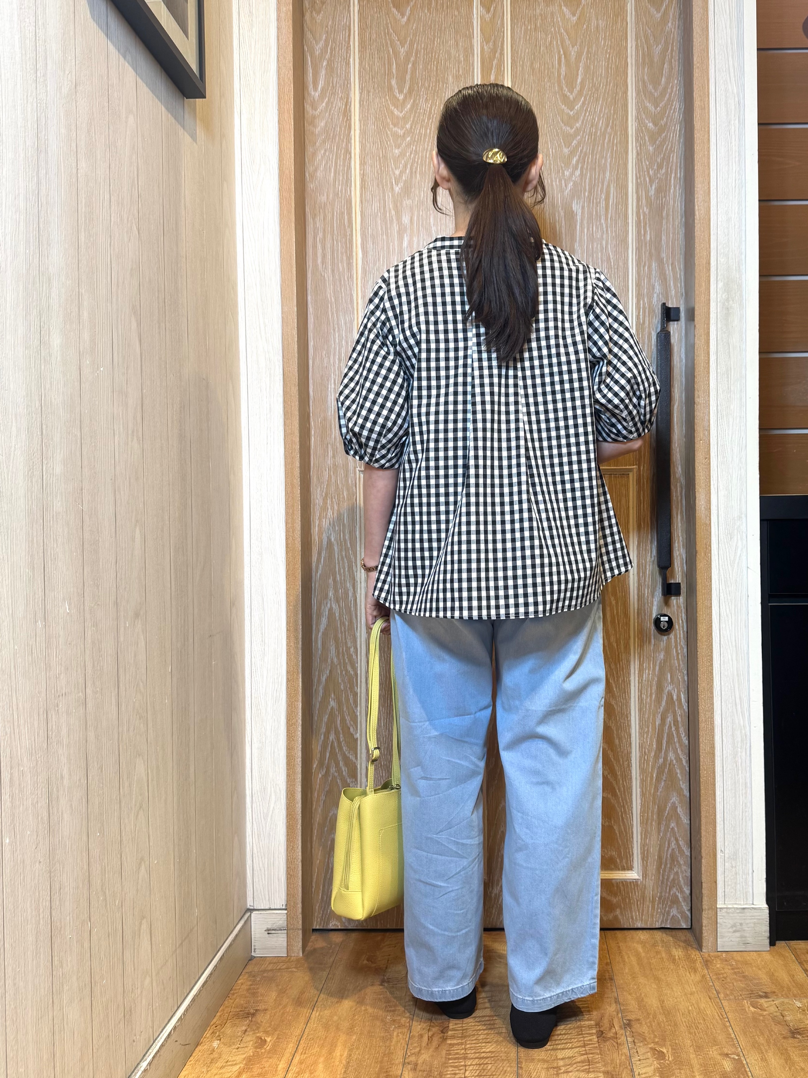 KAORIさんの「SHOO･LA･RUE｜【高レビュー/洗濯後しわになりにくい/インせず着られる】自然に体型カバー 麻調ペプラムブラウス」を使ったコーディネート