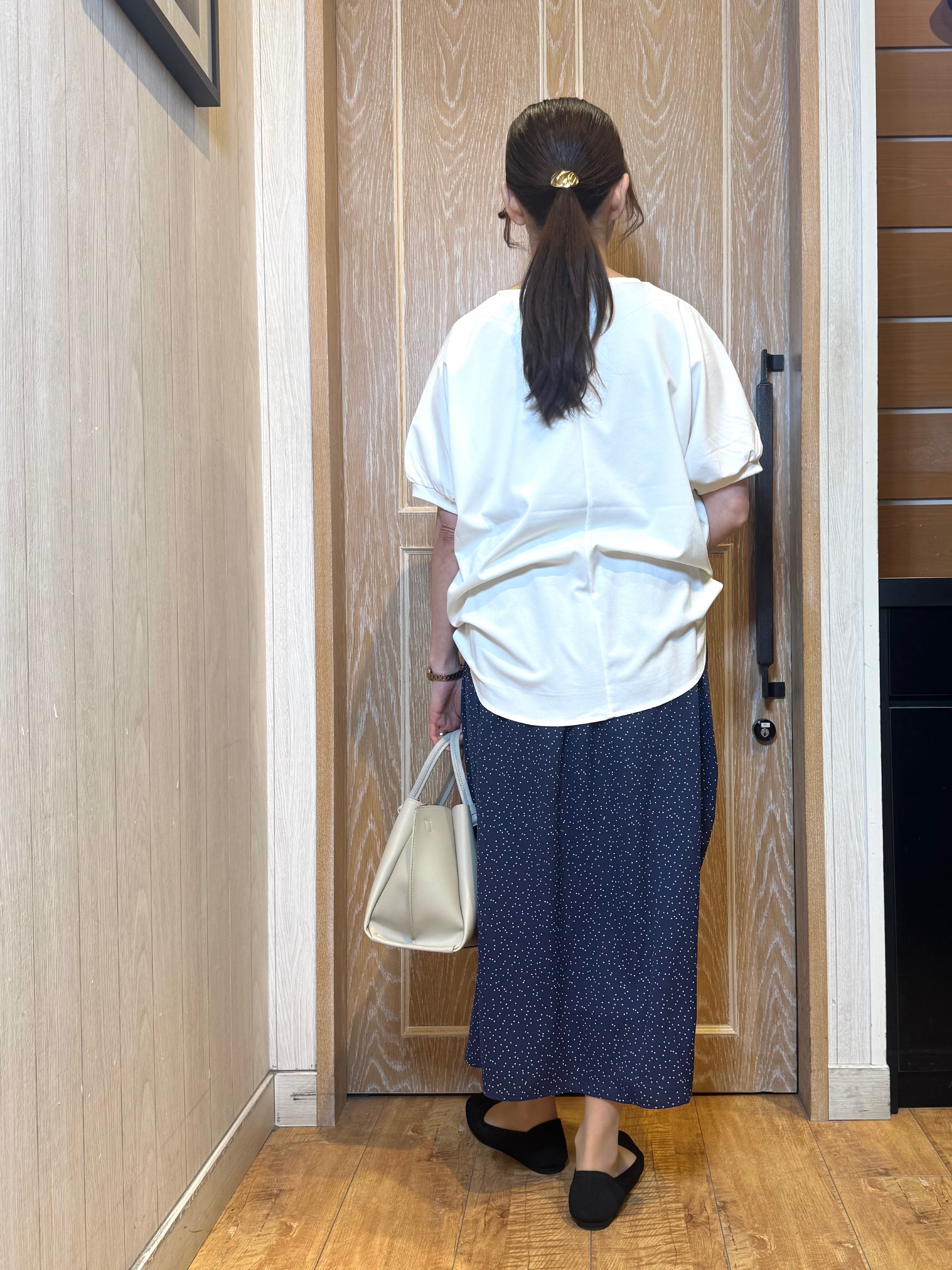 KAORIさんの「SHOO･LA･RUE｜【ひんやり/洗濯後しわになりにくい】インせず着られる さらっとタッチのドルマンブラウス」を使ったコーディネート