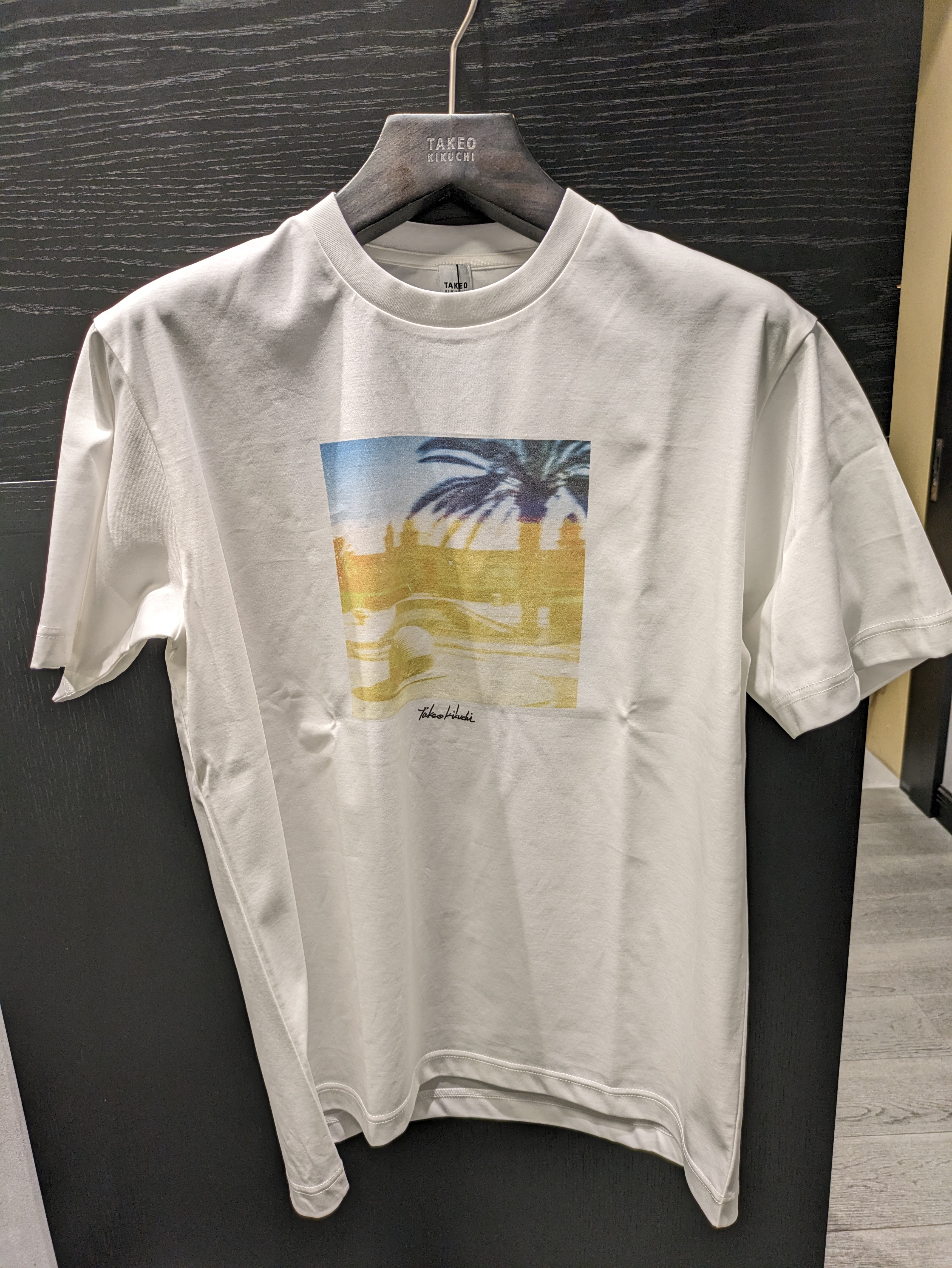 じゅんさんの「TAKEO KIKUCHI｜マラケシュ フォト Tシャツ」を使ったコーディネート