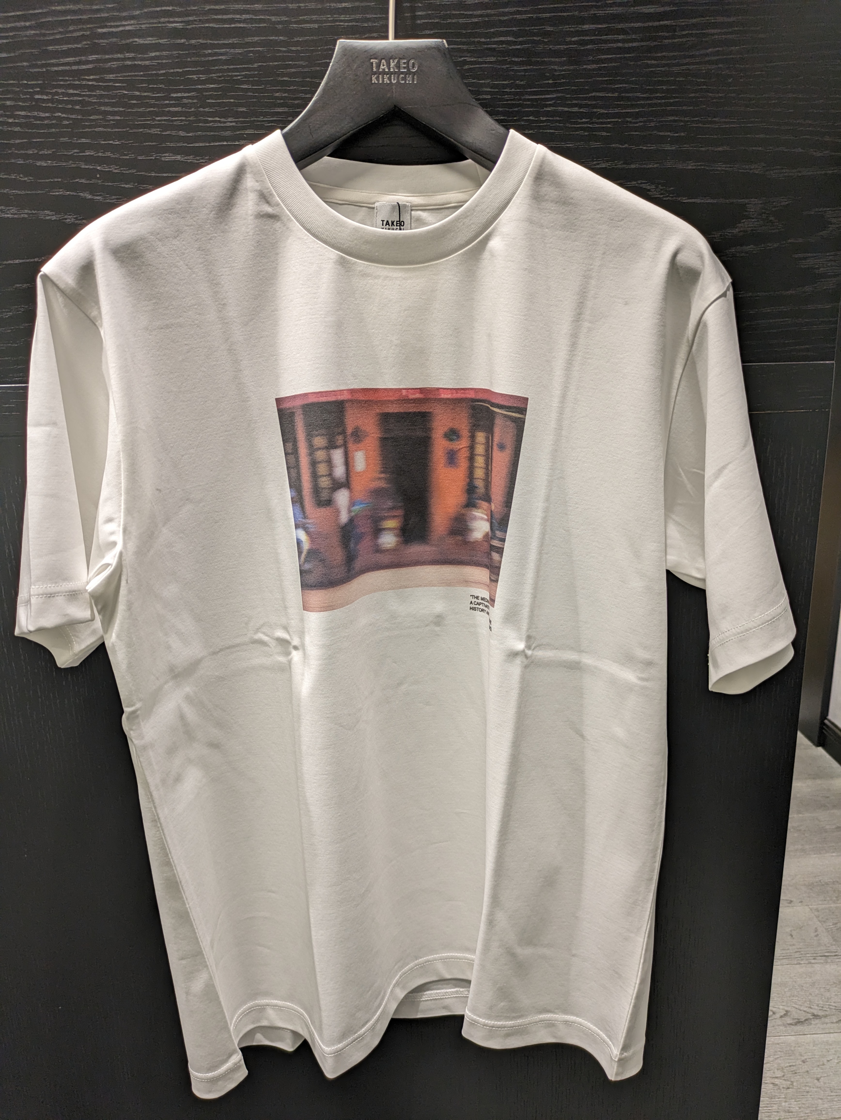 じゅんさんの「TAKEO KIKUCHI｜マラケシュ フォト Tシャツ」を使ったコーディネート