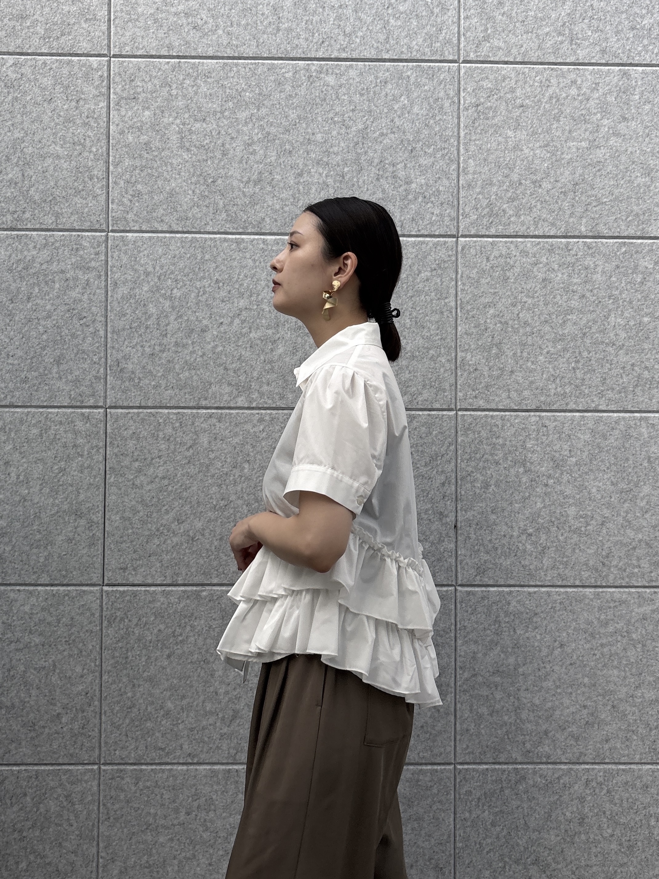 ayanoさんの「INDIVI｜ティアードフリルヘムシャツ」を使ったコーディネート