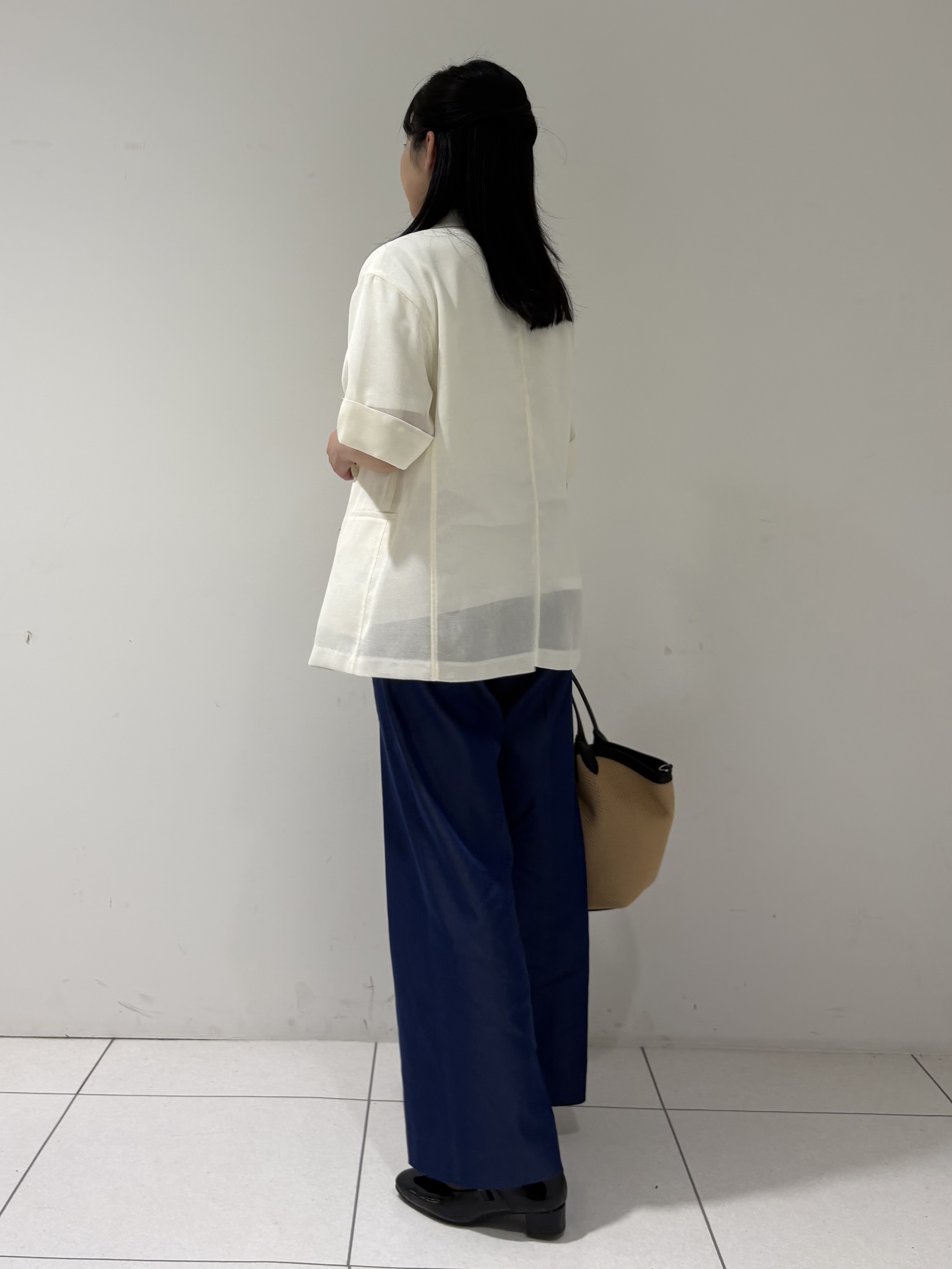 momokoさんの「INDIVI｜【UVケア／選べるグラフィック】スムースジャージTシャツ」を使ったコーディネート