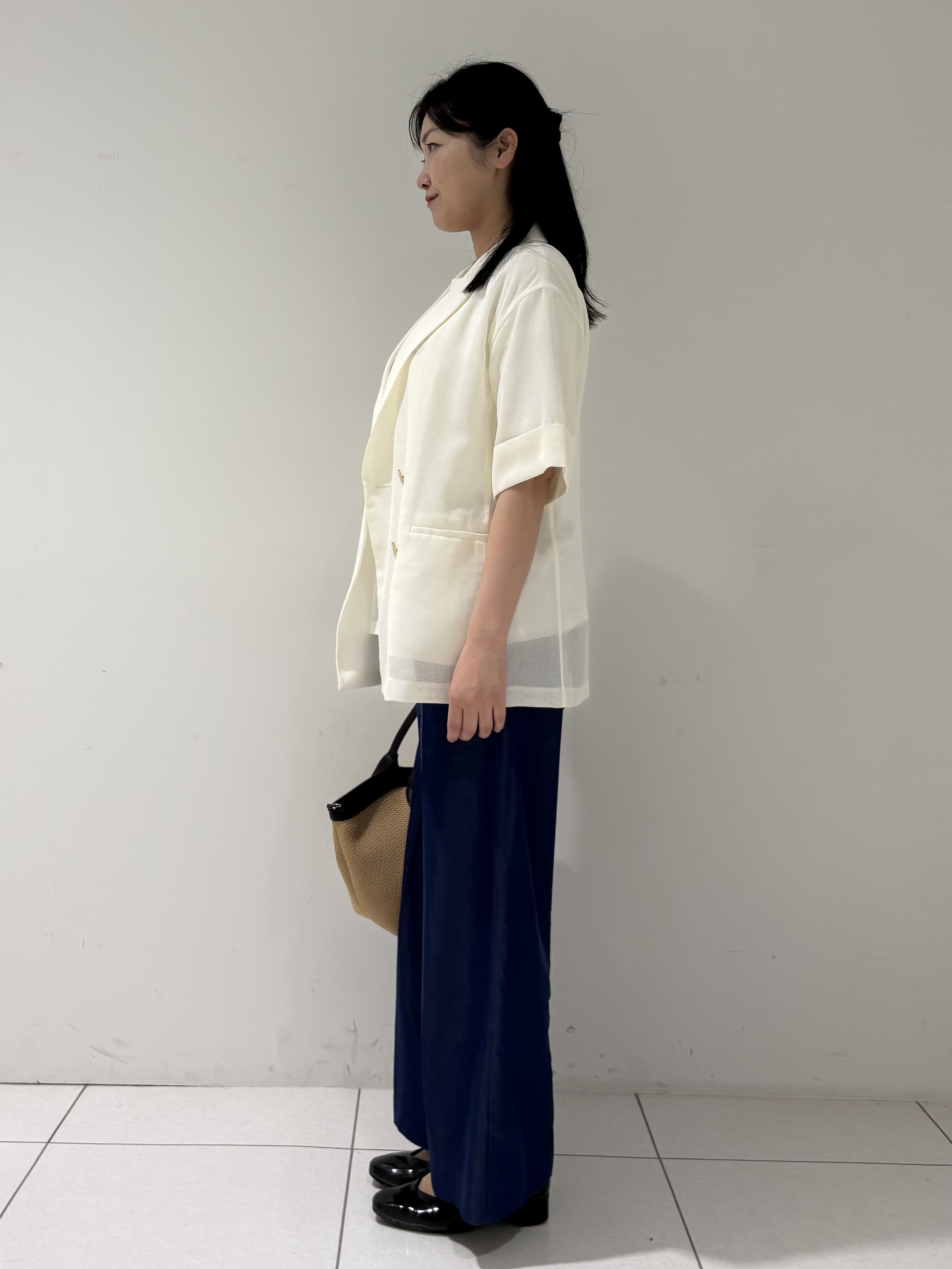 momokoさんの「INDIVI｜【UVケア／選べるグラフィック】スムースジャージTシャツ」を使ったコーディネート