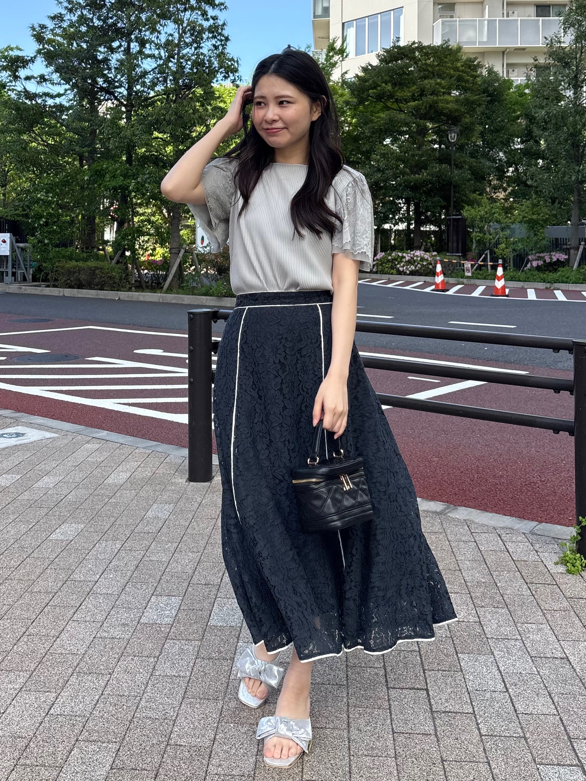 AOIさんの「Couture brooch｜【洗える】袖レース テレコトップス」を使ったコーディネート