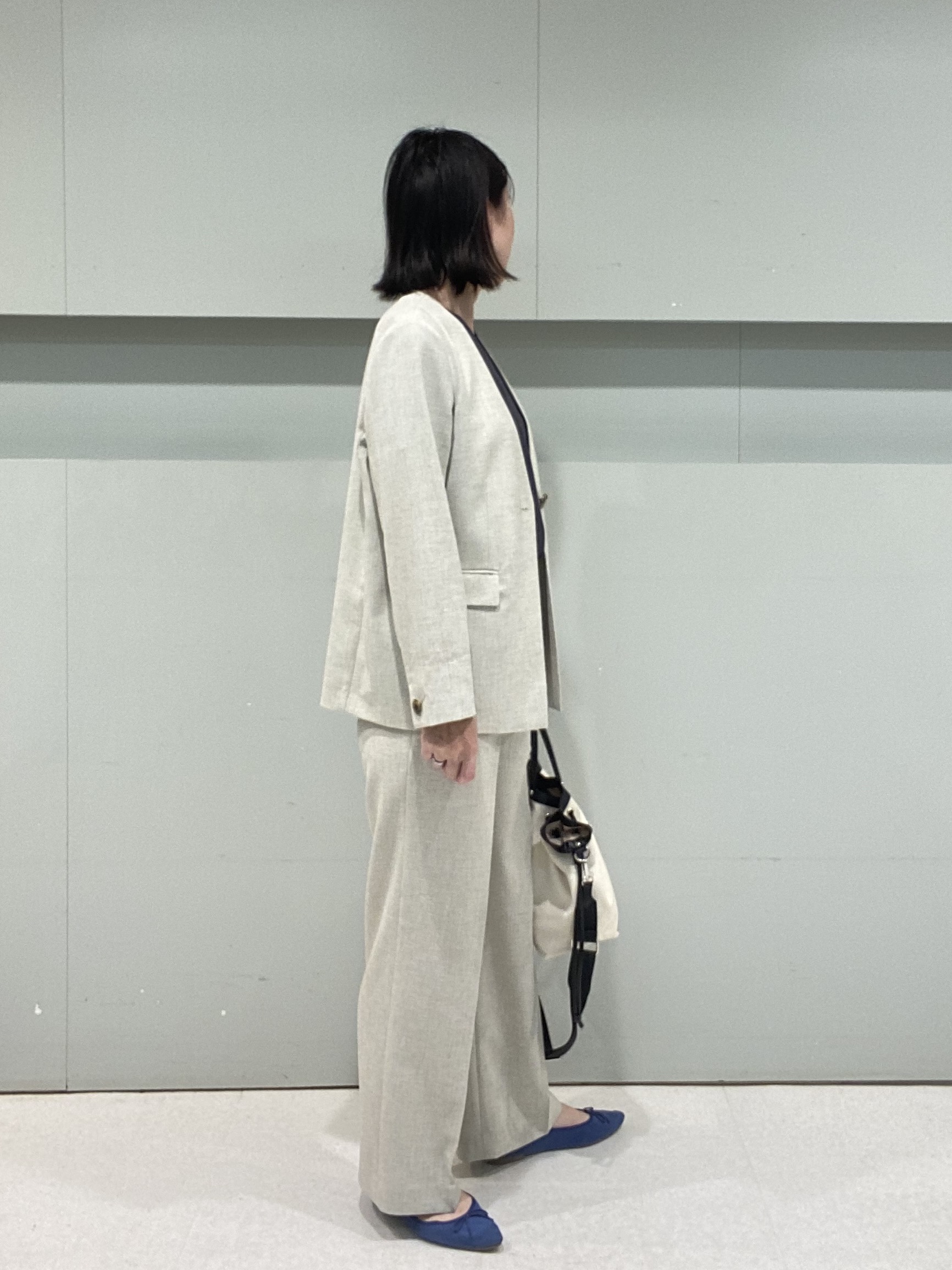 hitomiさんの「UNTITLED｜【さらりと快適/セットアップ可/UV/接触冷感】スラブカラーレスジャケット」を使ったコーディネート