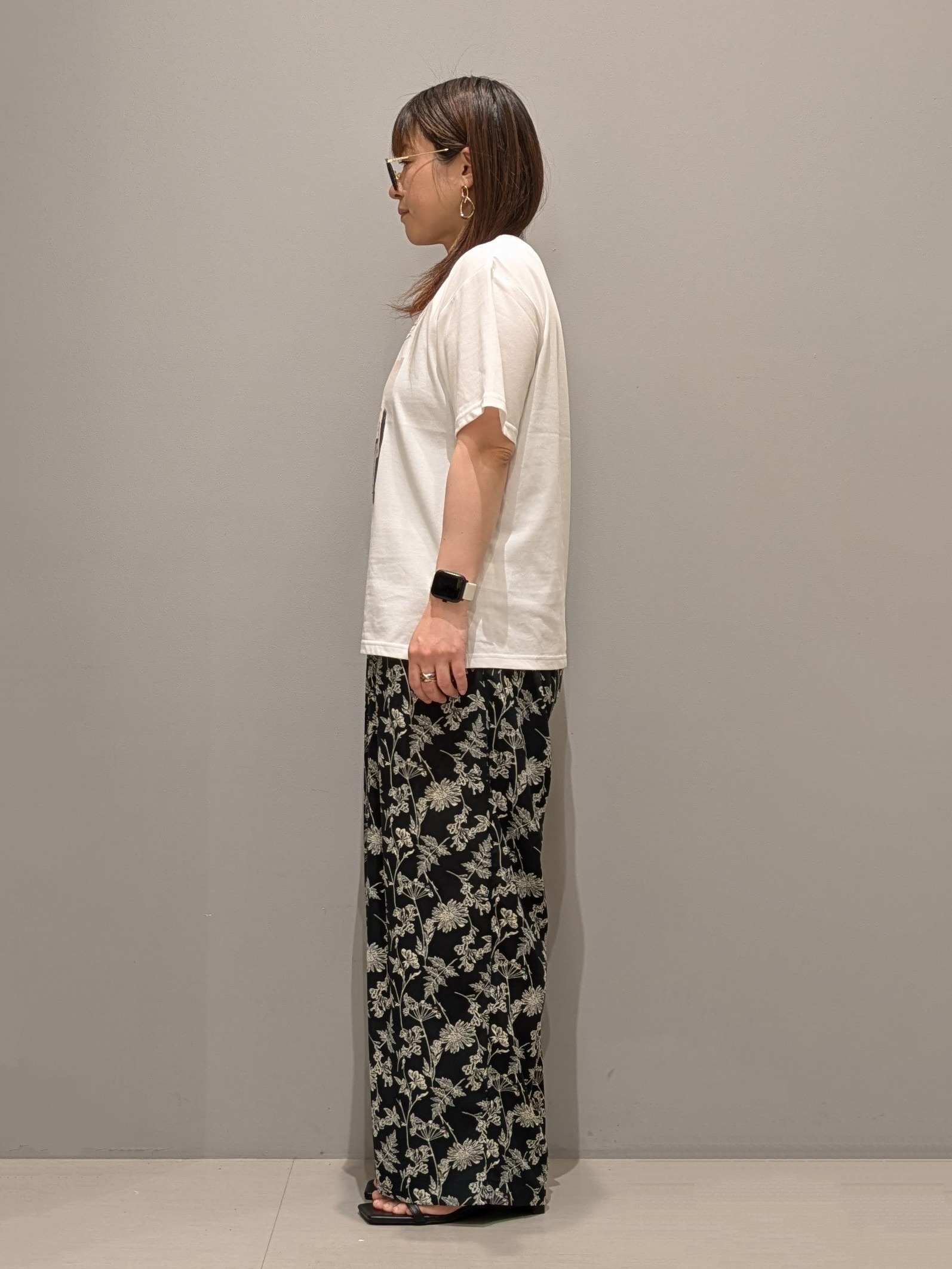 yukaさんの「THE SHOP TK｜【ひんやりさらさら】ロゴアソートクルーネックTシャツ」を使ったコーディネート