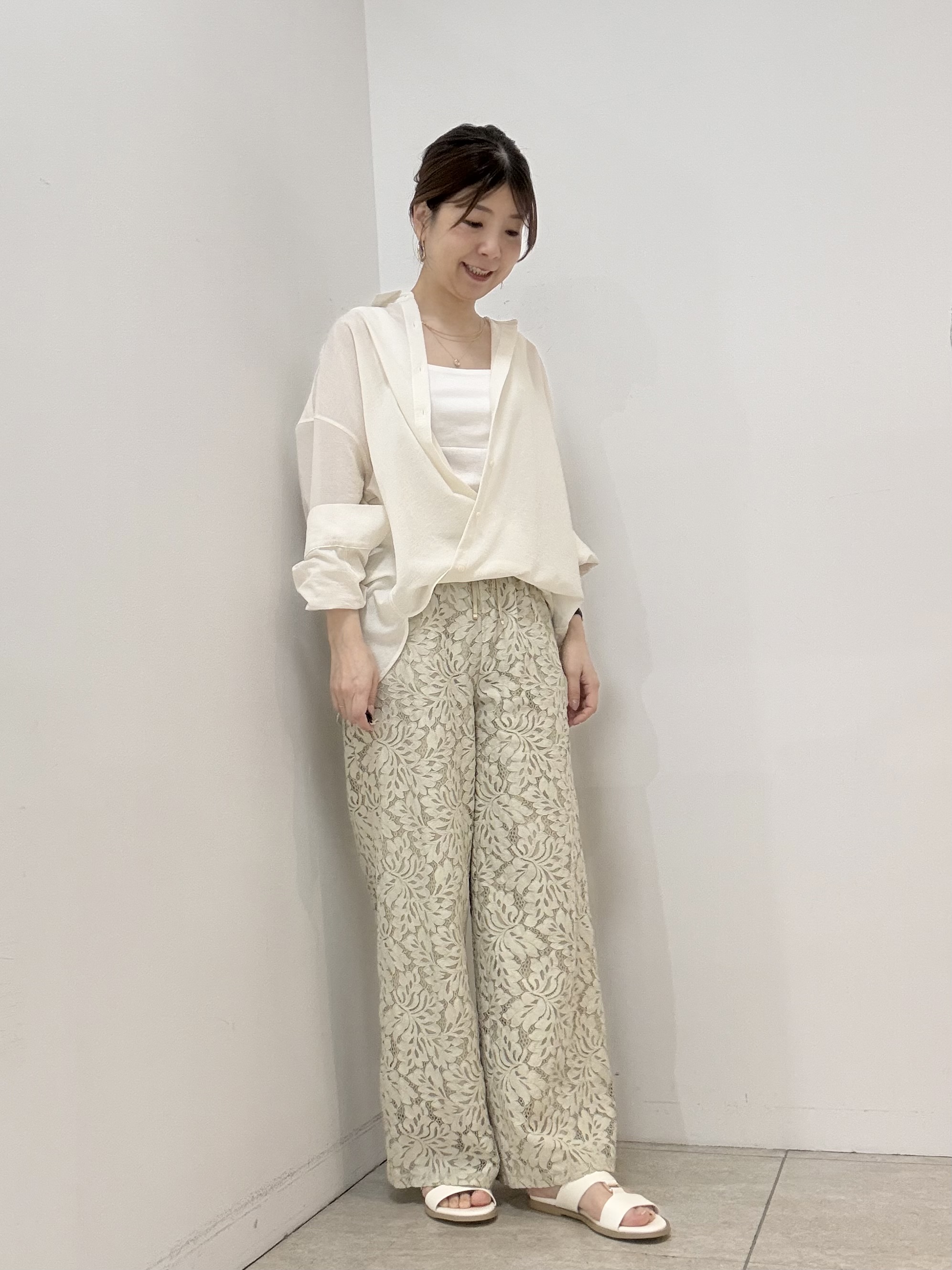 かなえさんの「UNTITLED｜【2WAY/マシンウォッシャブル】カシュクールデザインシャツ」を使ったコーディネート