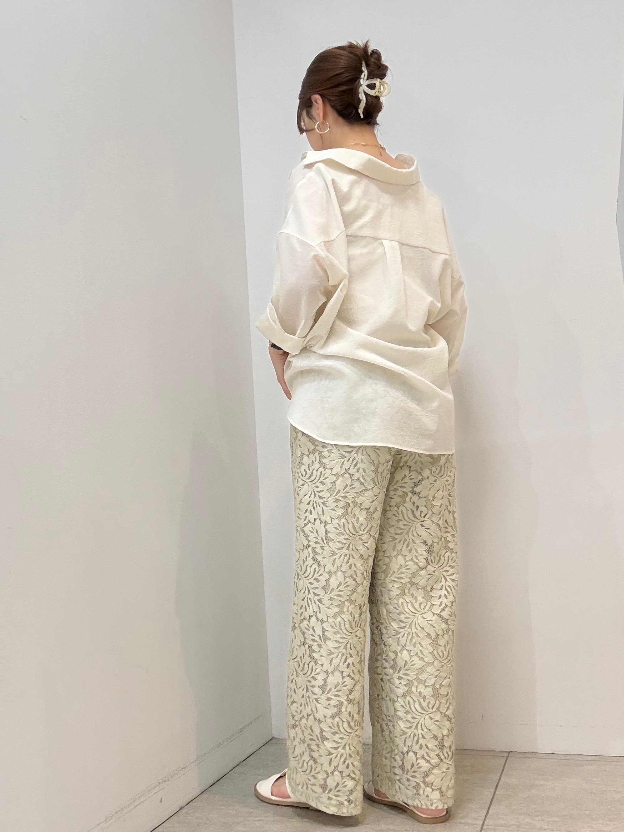 かなえさんの「UNTITLED｜【2WAY/マシンウォッシャブル】カシュクールデザインシャツ」を使ったコーディネート