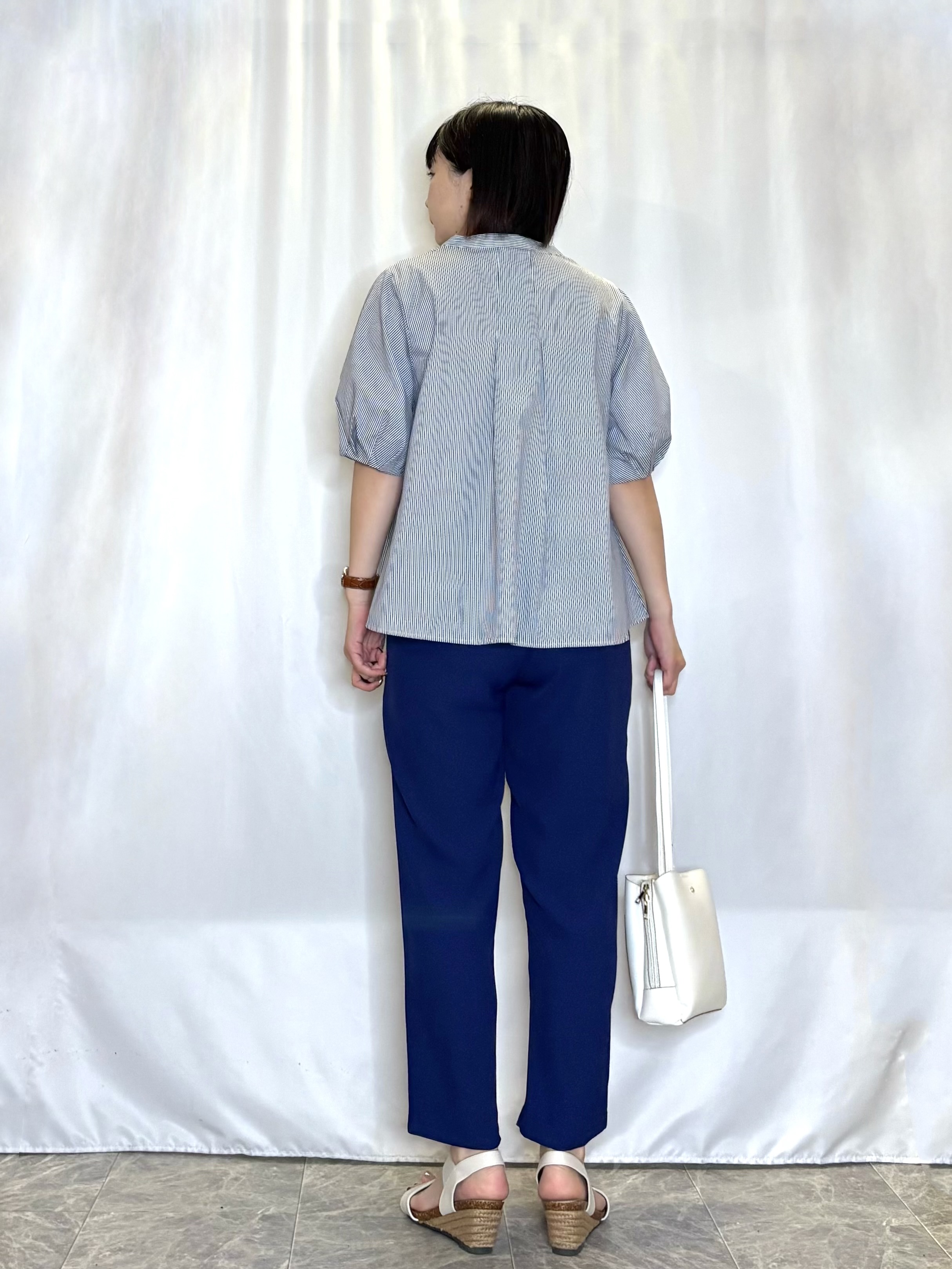 ネリさんの「SHOO･LA･RUE｜【高レビュー/洗濯後しわになりにくい/インせず着られる】自然に体型カバー 麻調ペプラムブラウス」を使ったコーディネート