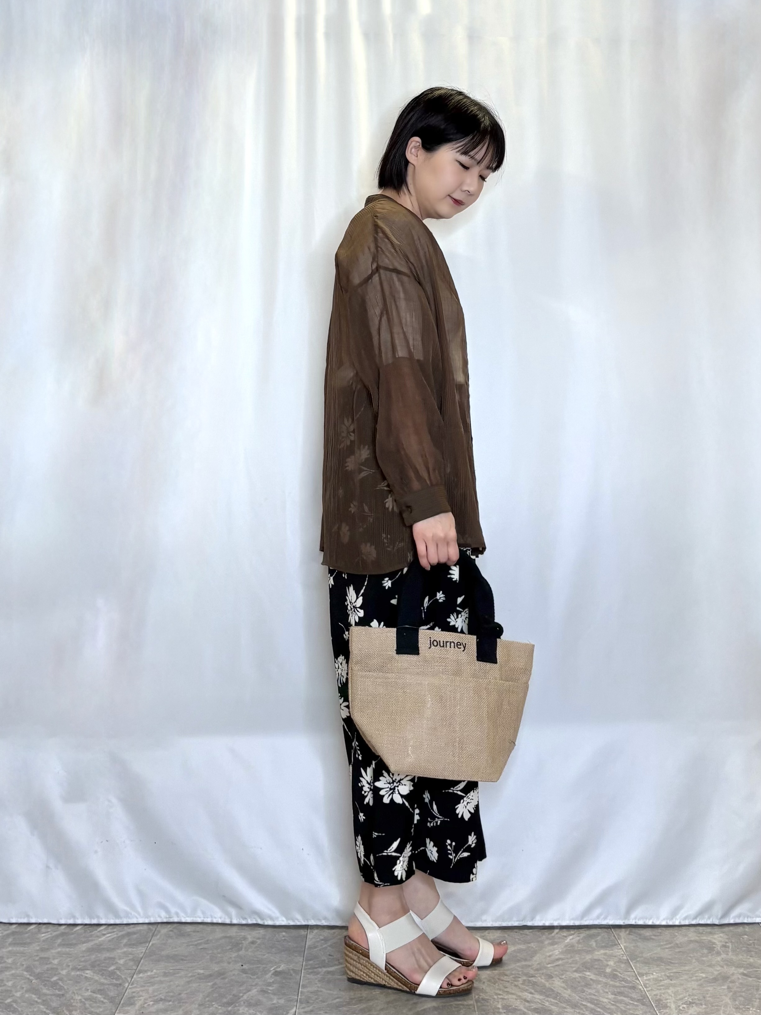 ネリさんの「SHOO･LA･RUE｜【S-LL】大人のシアー感 風合い楽しむバンドカラーシャツ」を使ったコーディネート