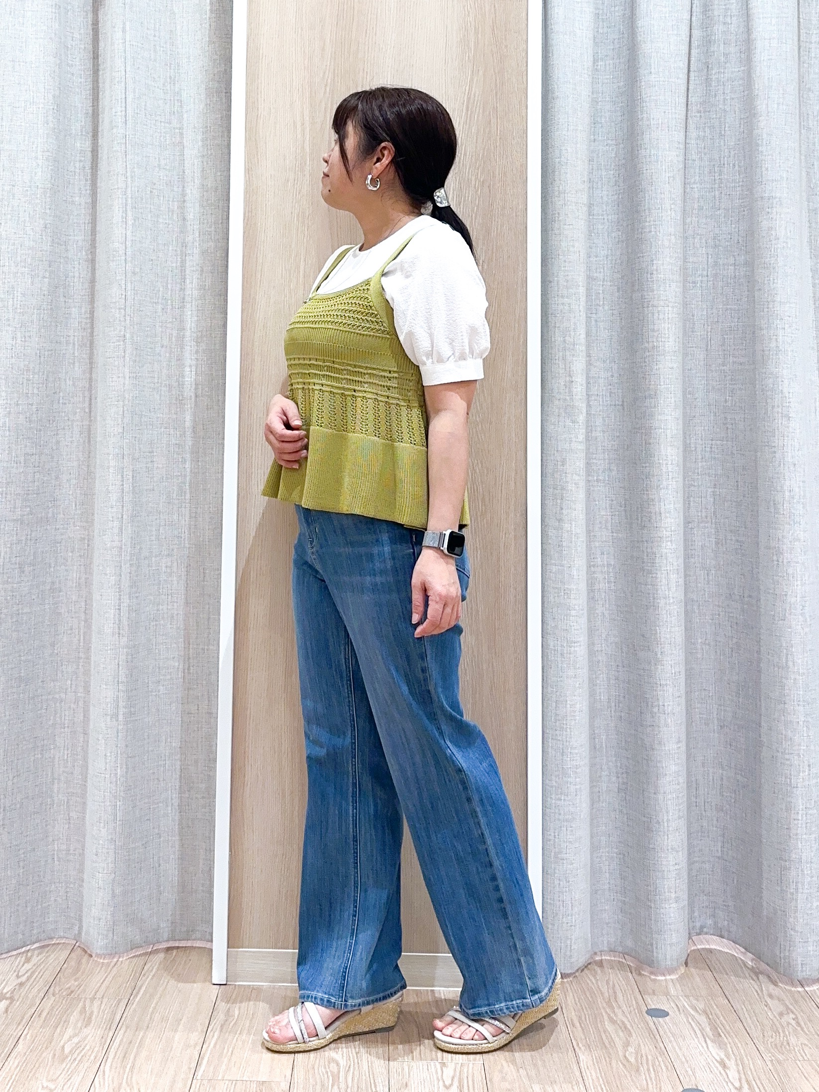 naoさんの「grove｜【2点SET】着るだけで完成、透かし編みニットビスチェ&times;ブラウス」を使ったコーディネート