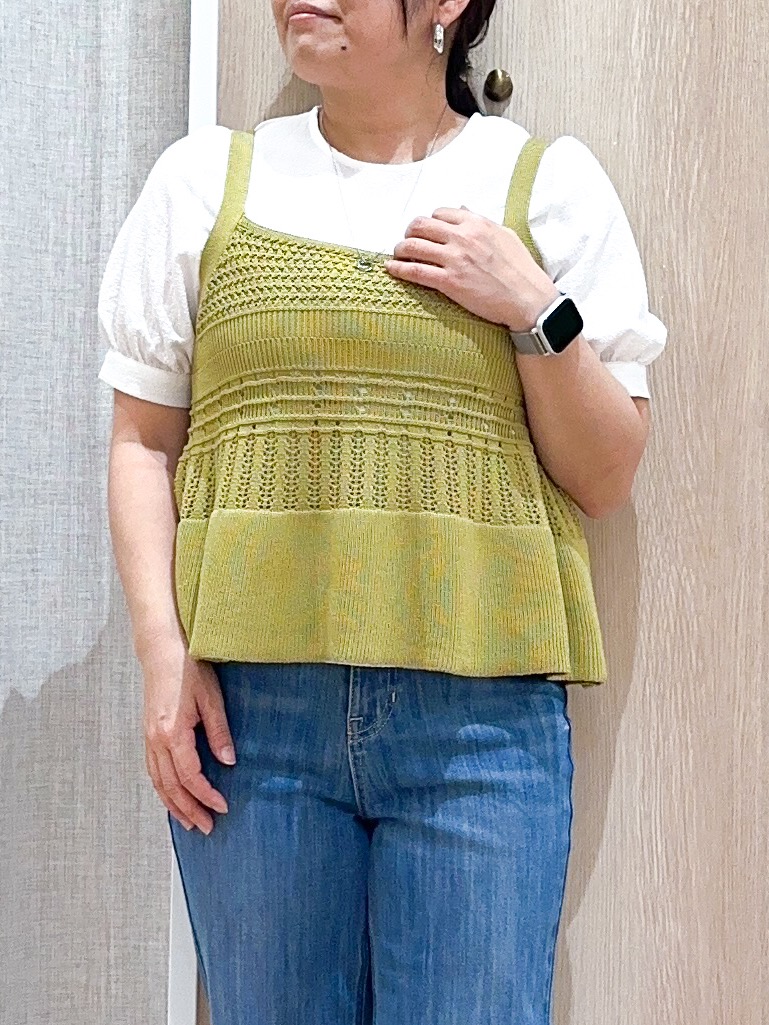 naoさんの「grove｜【2点SET】着るだけで完成、透かし編みニットビスチェ&times;ブラウス」を使ったコーディネート