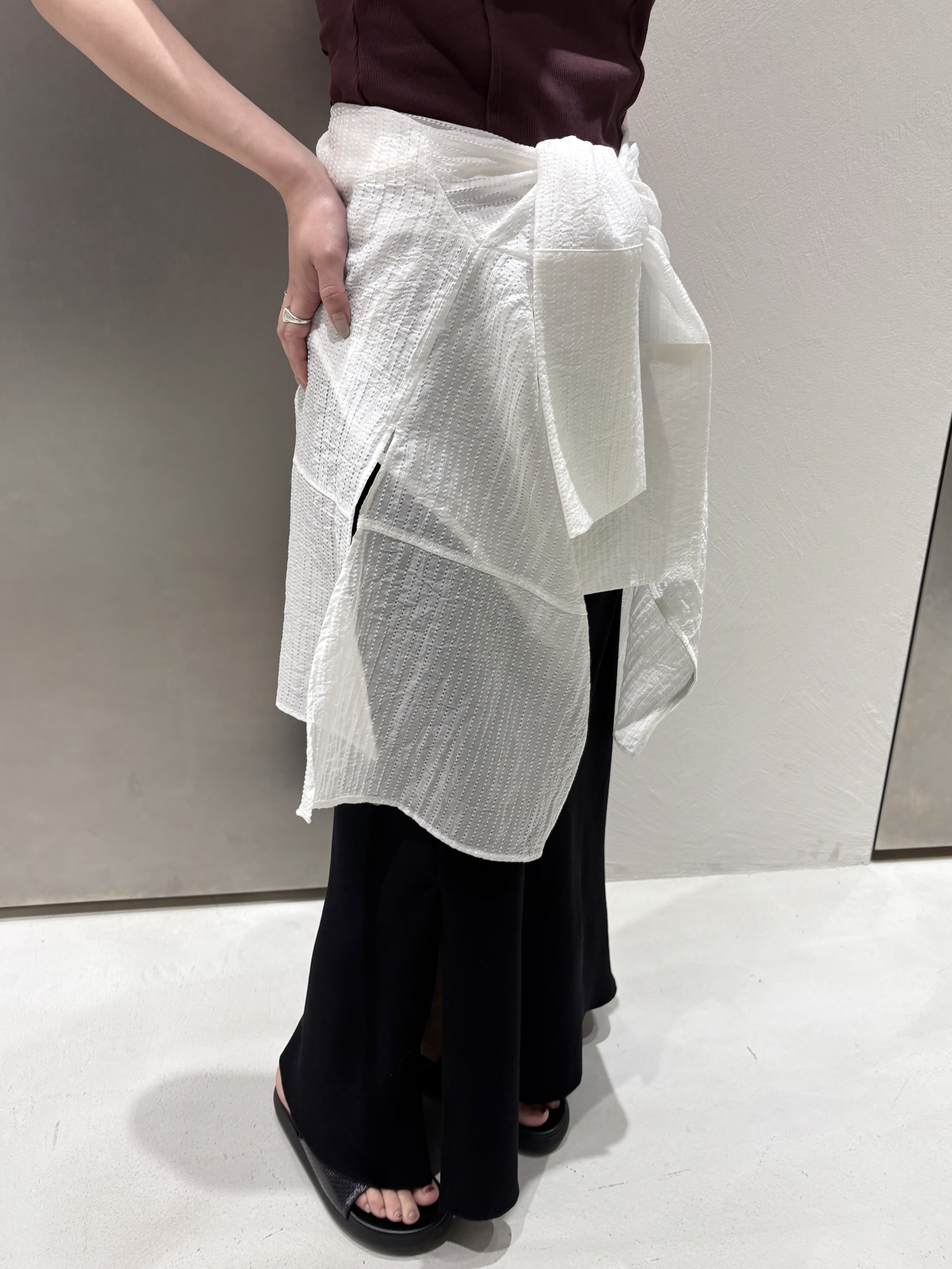 iwamiさんの「CODE A｜edge line camisole」を使ったコーディネート