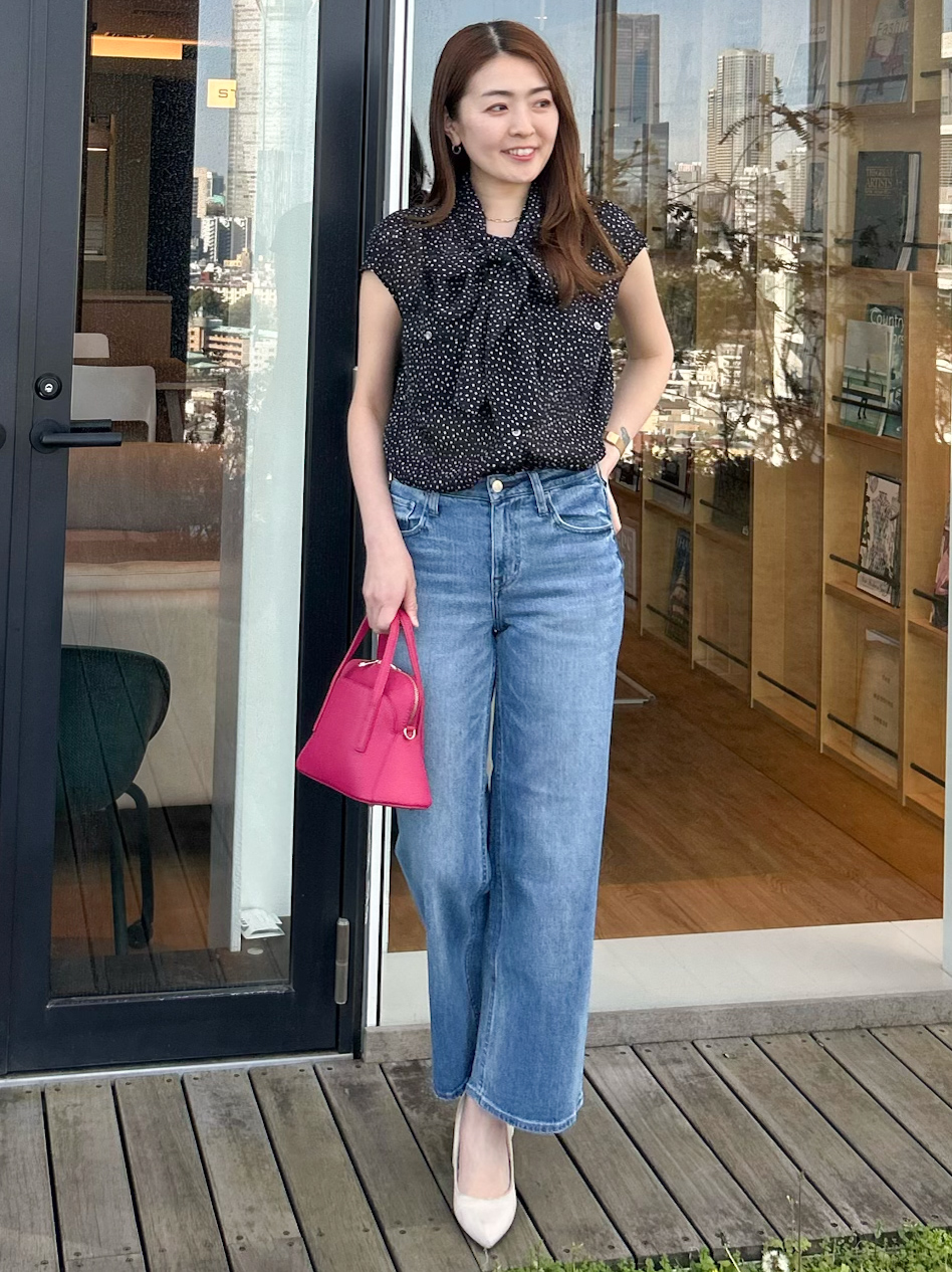 hayaseさんの「COUP DE CHANCE｜【手洗い可】シアーボウタイブラウス」を使ったコーディネート