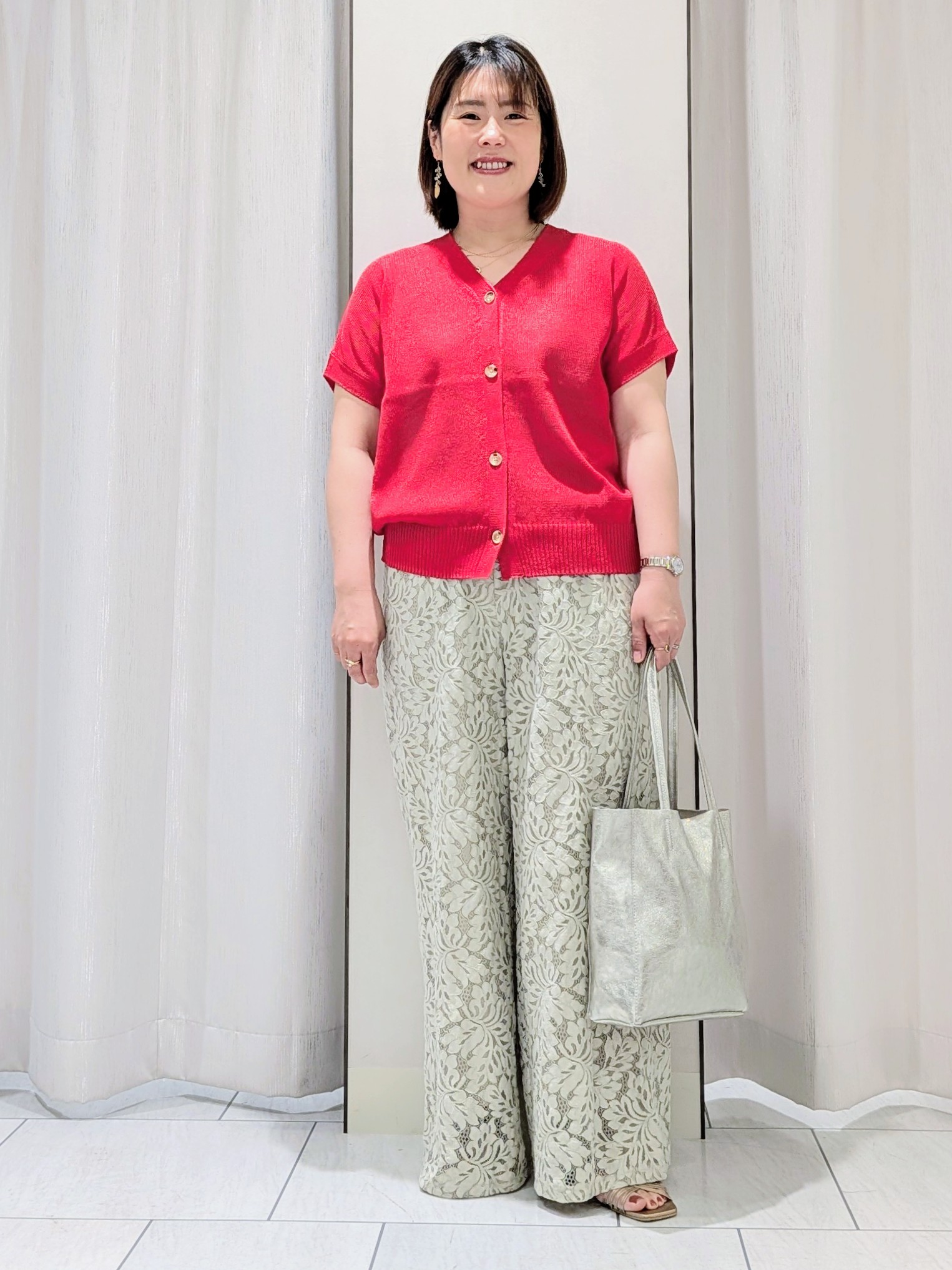 Onumaさんの「UNTITLED｜【ウエストゴム/華やか】フラワーレースワイドパンツ」を使ったコーディネート