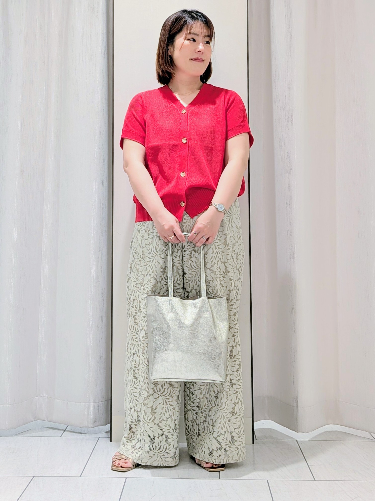 Onumaさんの「UNTITLED｜【ウエストゴム/華やか】フラワーレースワイドパンツ」を使ったコーディネート