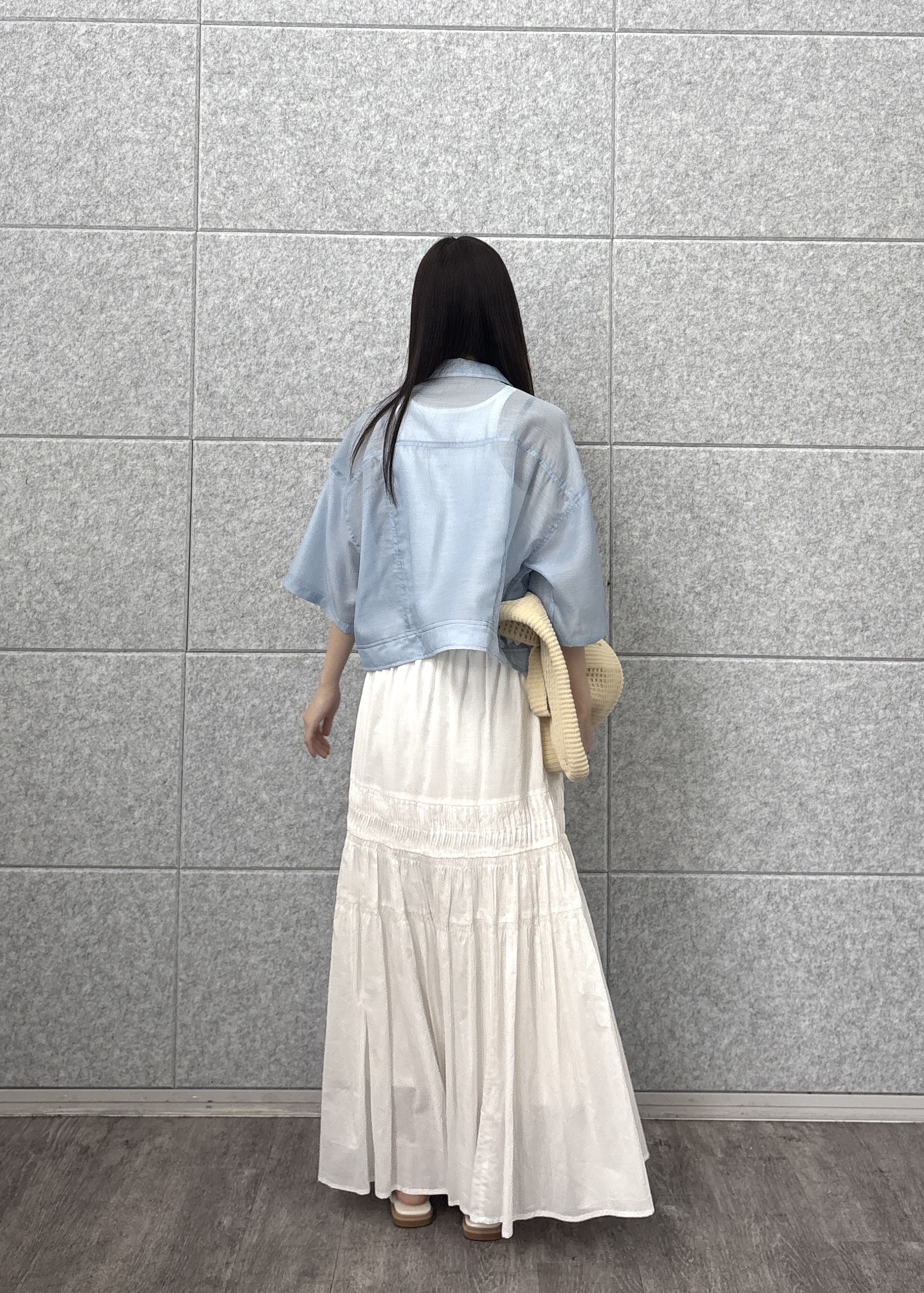 Renoさんの「INDIVI｜デニムプリントシアーシャツ【接触冷感】」を使ったコーディネート