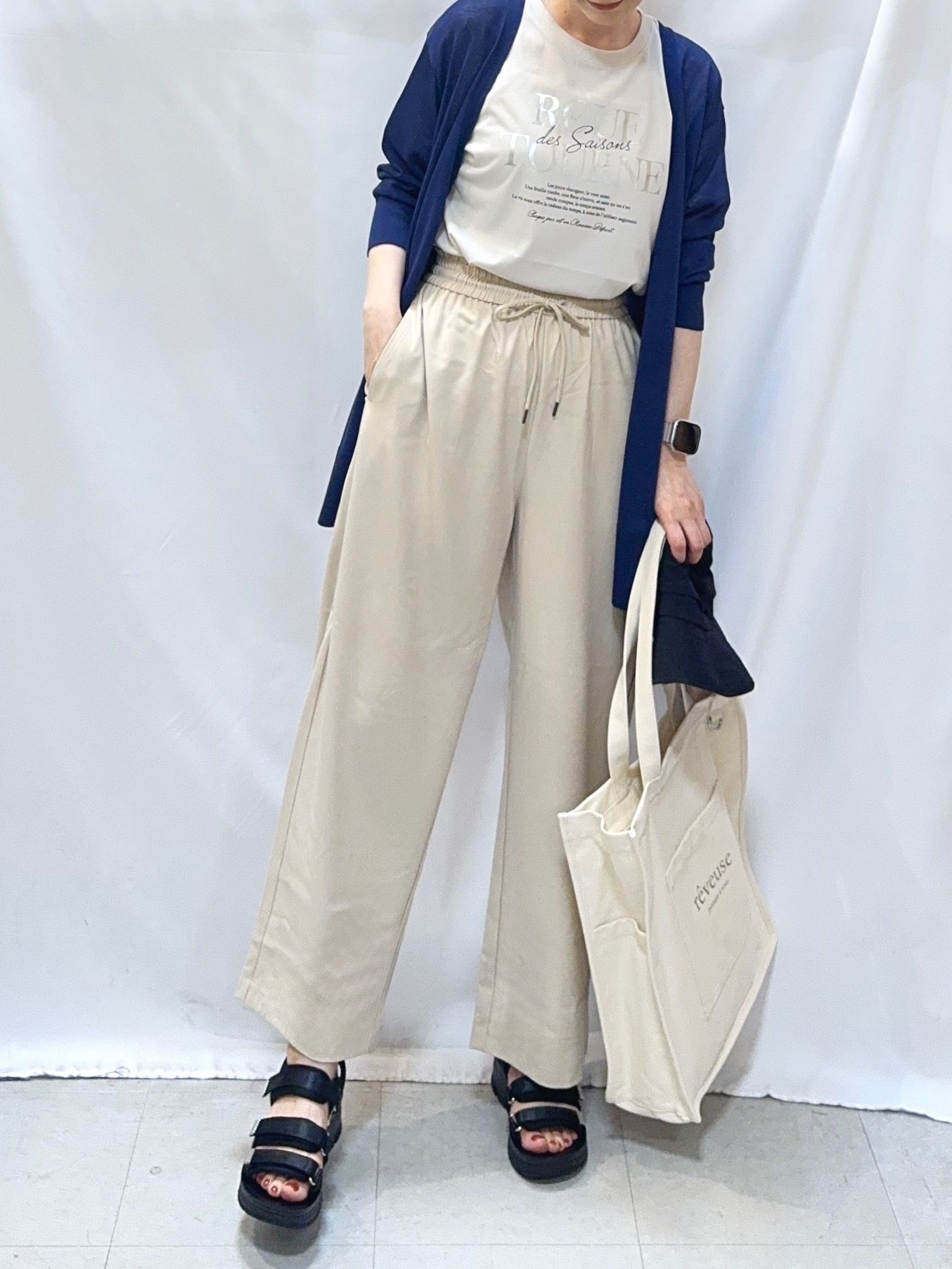 𝐇𝐢𝐫𝐨𝐦𝐢さんの「SHOO･LA･RUE｜【ひんやり/洗濯機可/S-LL】着る方がすっきり見えに マルチに使えるミドルトッパーカーディガン」を使ったコーディネート