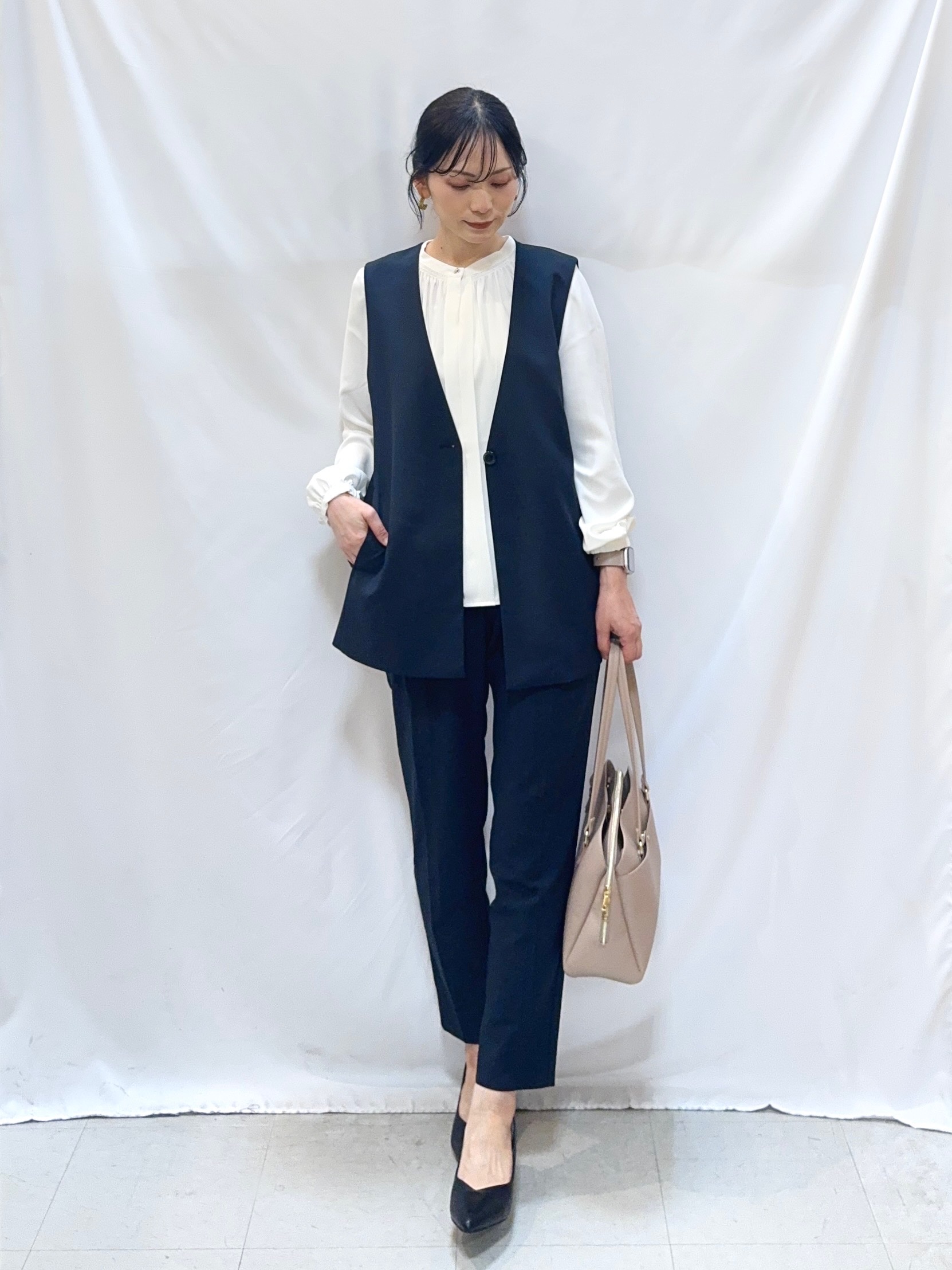 𝐇𝐢𝐫𝐨𝐦𝐢さんの「SHOO･LA･RUE｜【セットアップ可/洗濯後しわになりにくい/S-LL】シンプルで合わせやすい ノーカラージレ」を使ったコーディネート