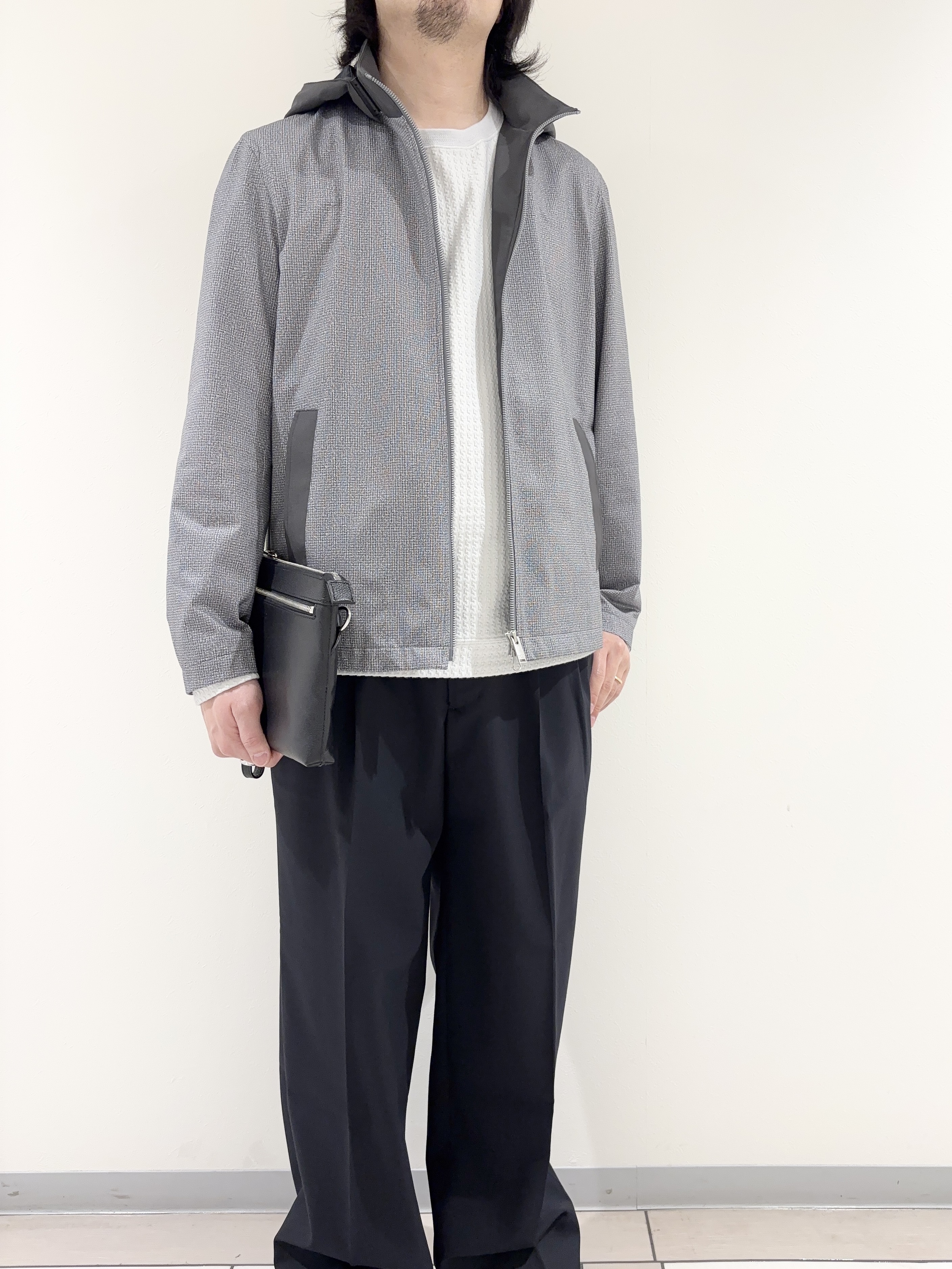 及川さんの「TAKEO KIKUCHI｜2WAYアクティブ ライト ブルゾン」を使ったコーディネート