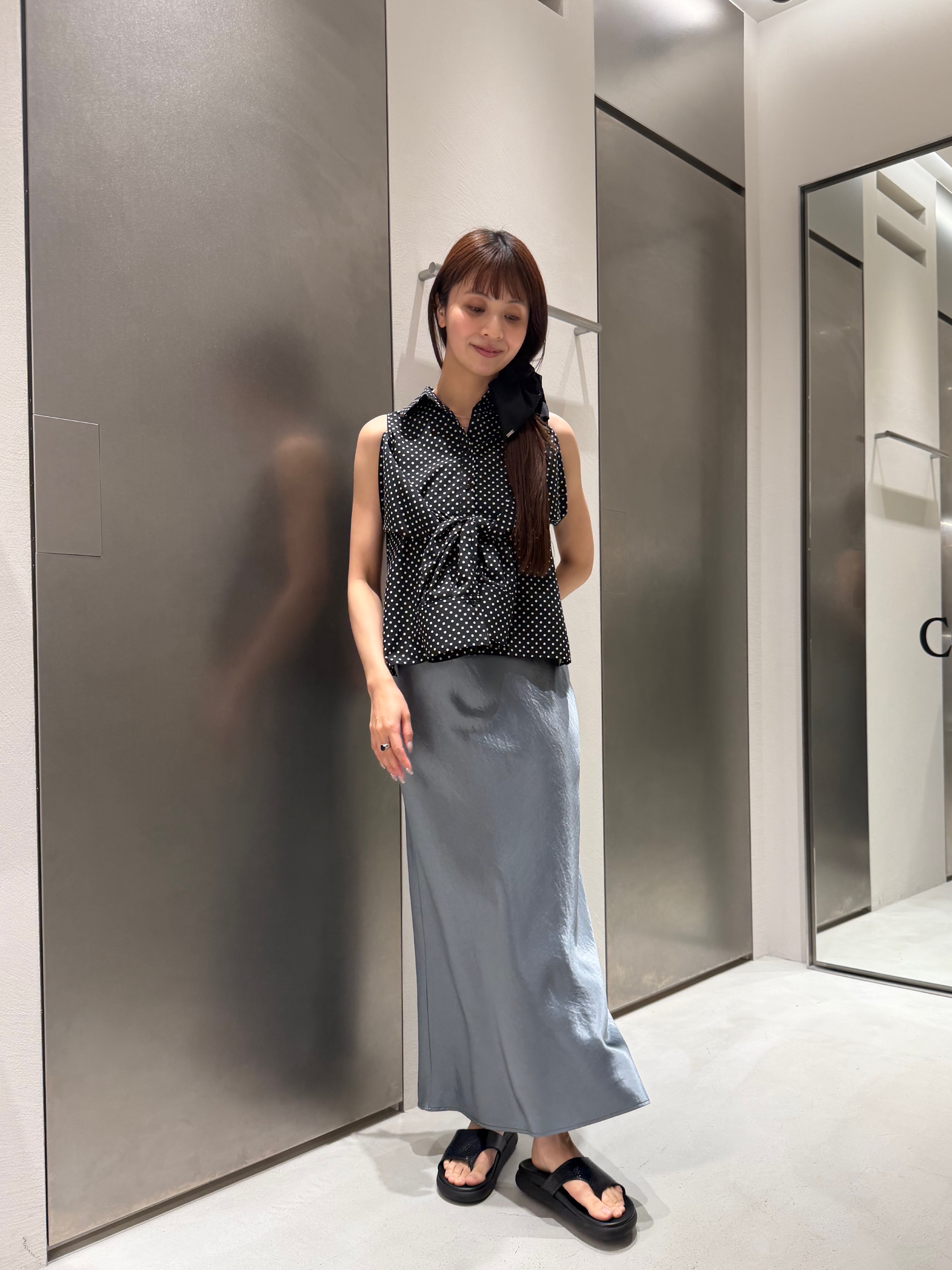 kanamiさんの「CODE A｜satin cami dress」を使ったコーディネート