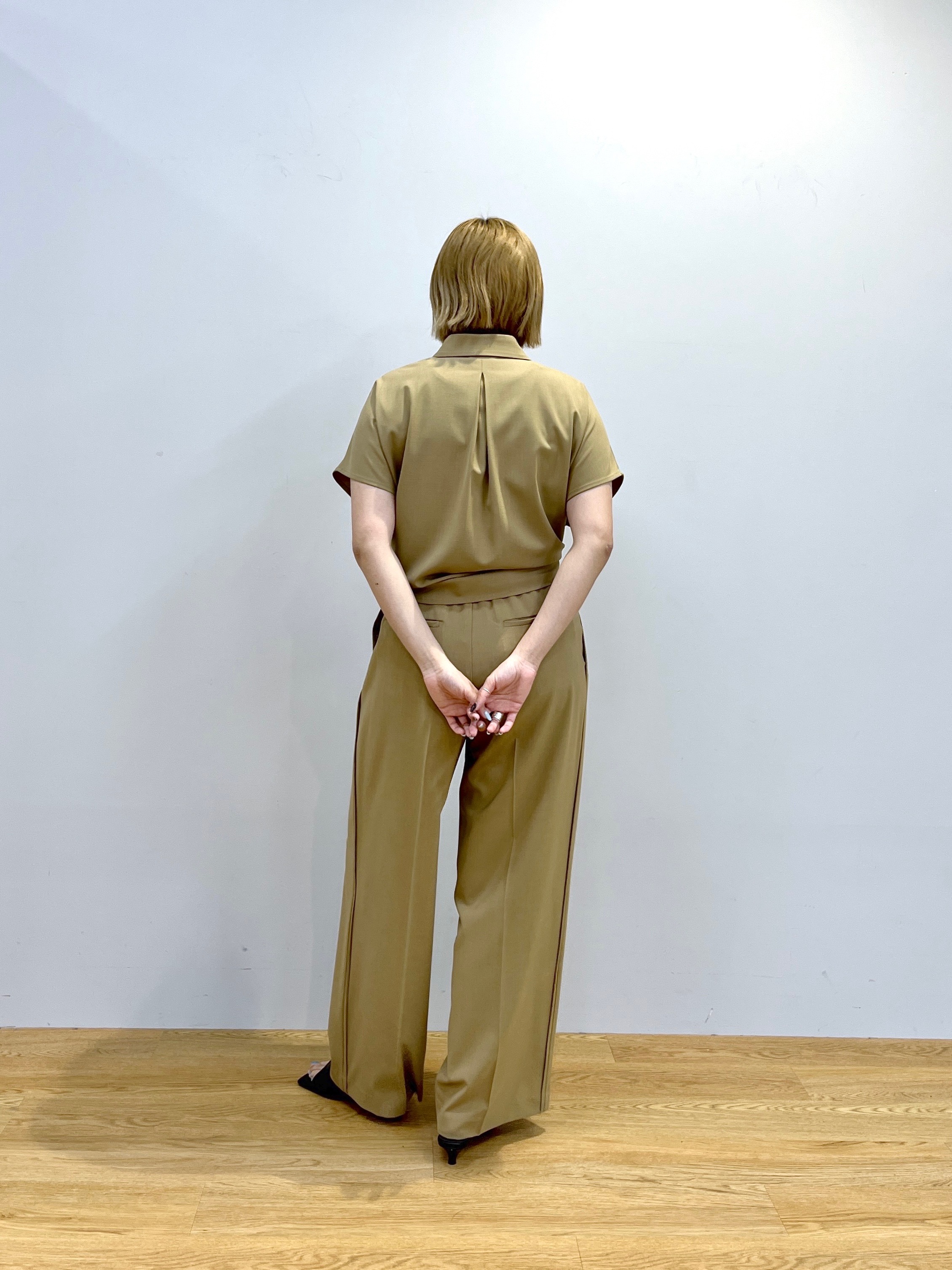 Harukaさんの「INDIVI｜Comfy SET UP｜フレアスリーブブラウス【セットアップ対応／通勤／カセット服／接触冷感／UV」を使ったコーディネート