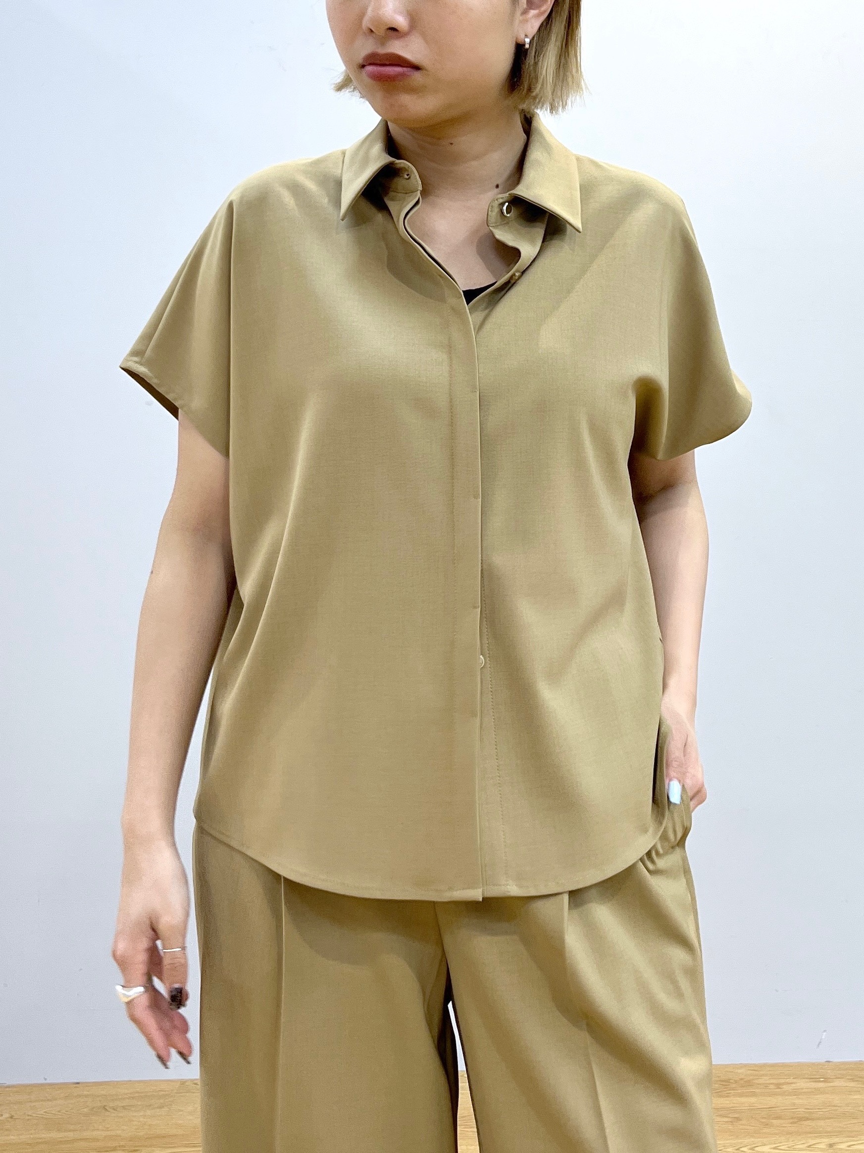 Harukaさんの「INDIVI｜Comfy SET UP｜フレアスリーブブラウス【セットアップ対応／通勤／カセット服／接触冷感／UV」を使ったコーディネート