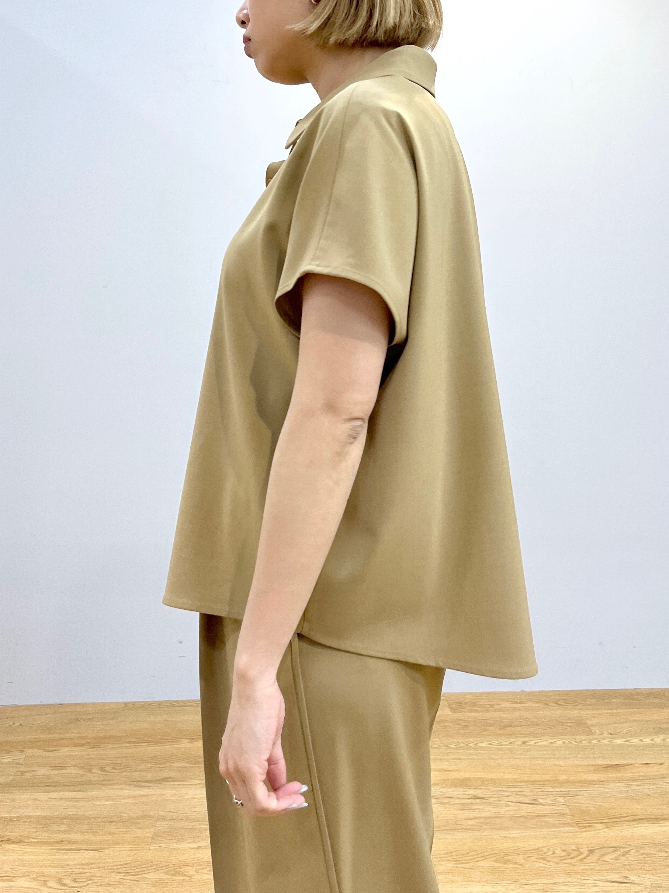 Harukaさんの「INDIVI｜Comfy SET UP｜フレアスリーブブラウス【セットアップ対応／通勤／カセット服／接触冷感／UV」を使ったコーディネート
