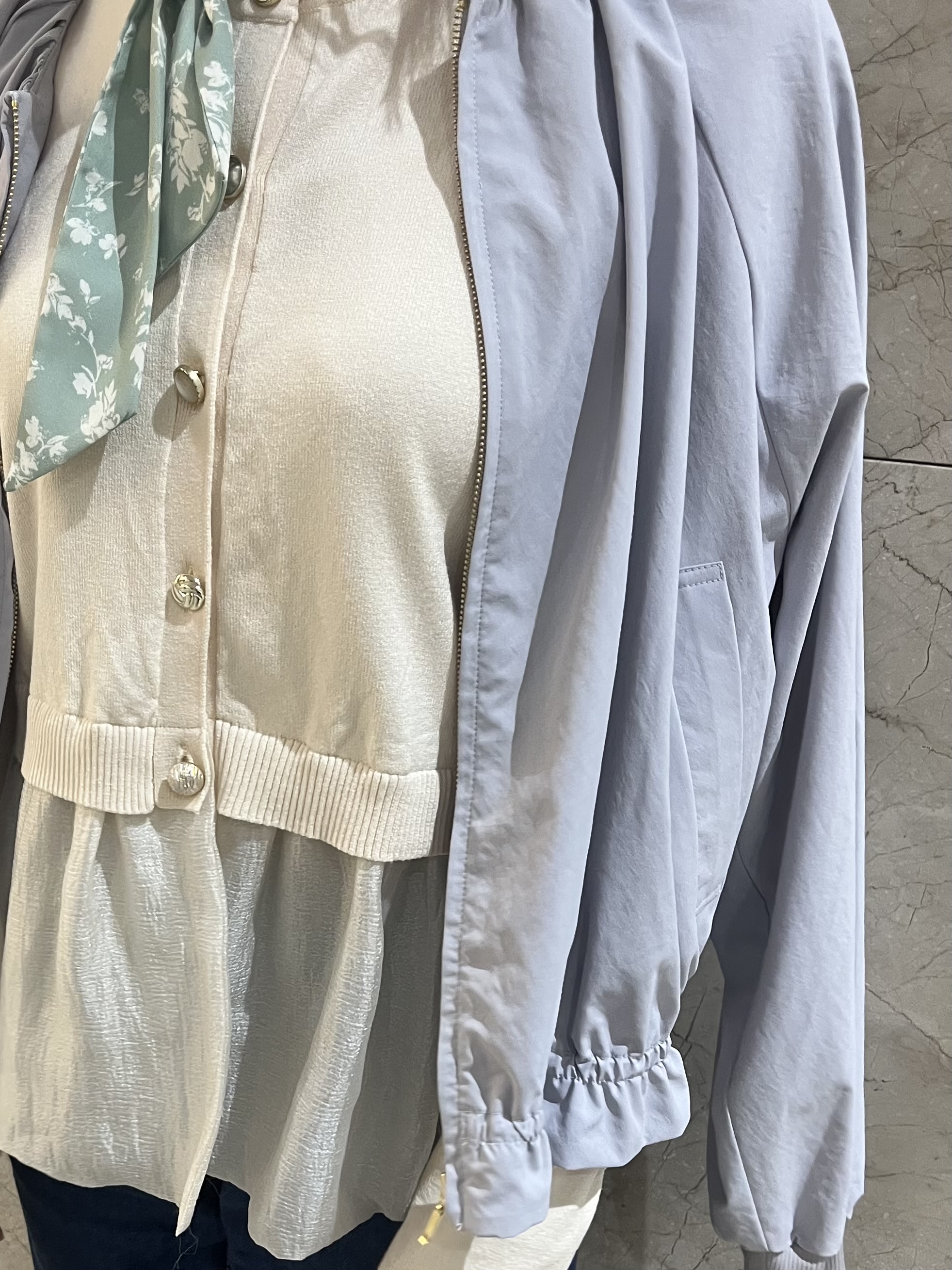 hさんの「index｜接触冷感ノーカラーブルゾン【洗濯機OK／防シワ】」を使ったコーディネート