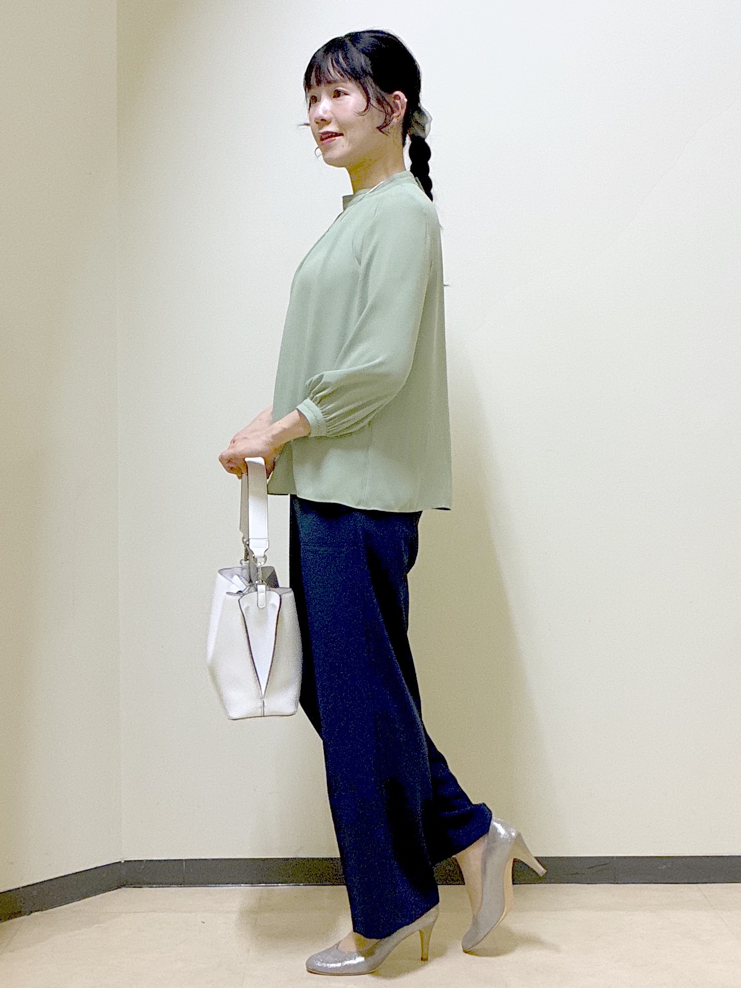  beni_gingerさんの「Reflect｜タックスタンドカラーブラウス」を使ったコーディネート